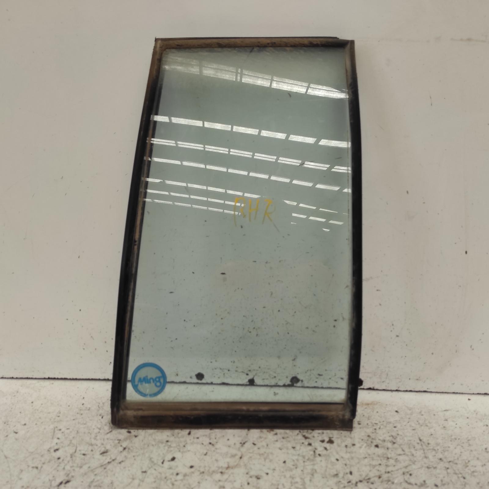View Auto part Right Rear 1/4 Door Glass Mitsubishi Pajero 1994