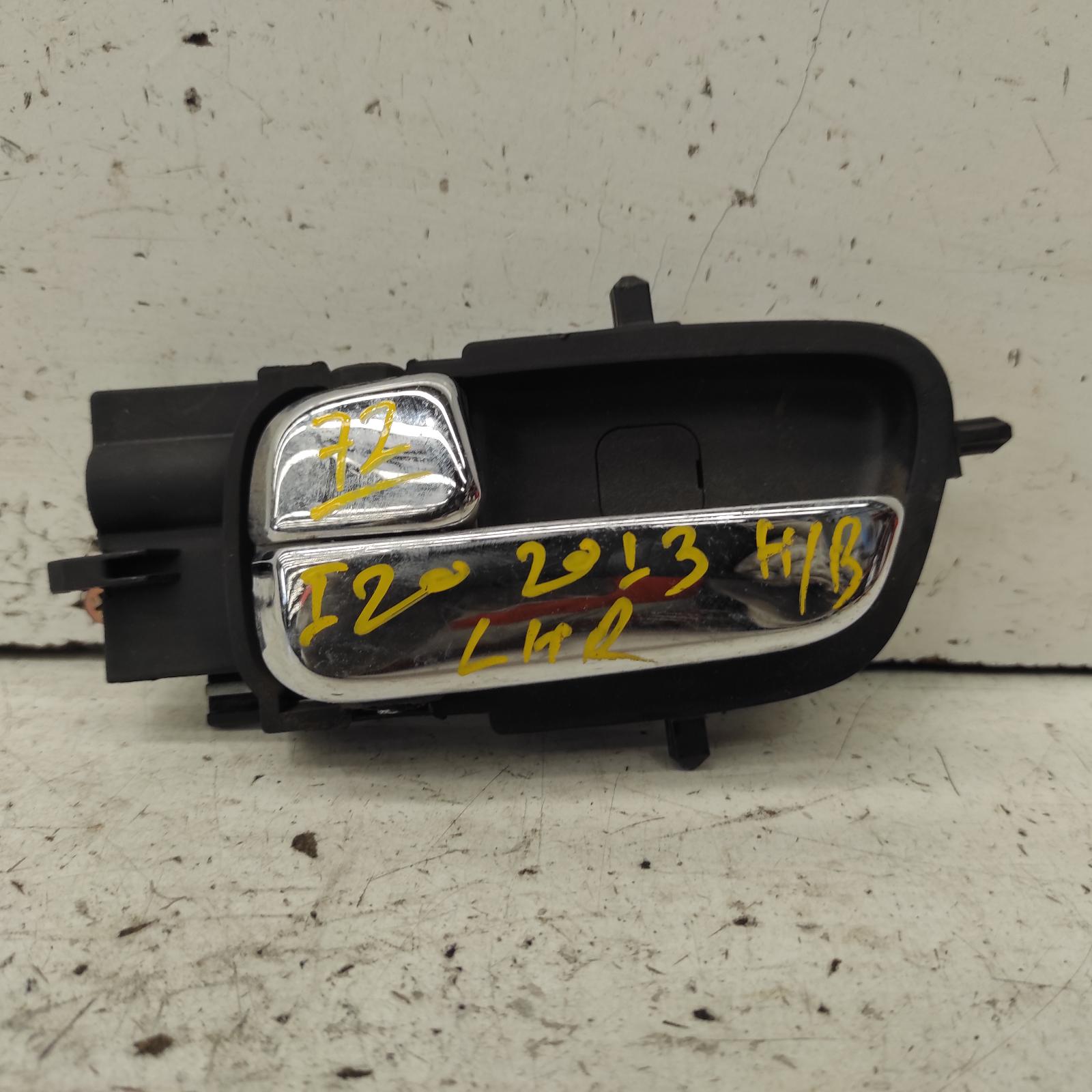 View Auto part Door Handle Hyundai I20 2013