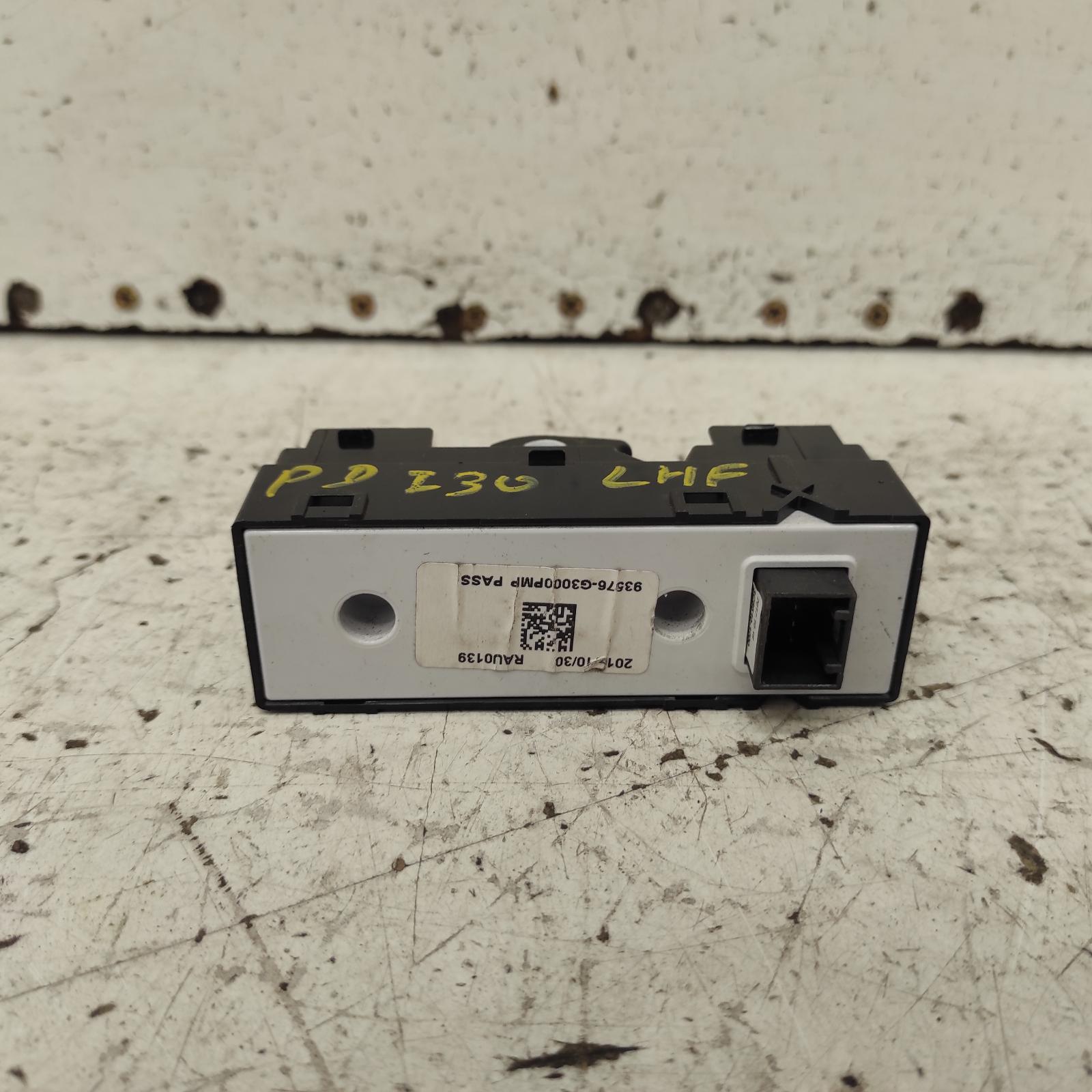 View Auto part Pwr Dr Wind Switch Hyundai I30 2018