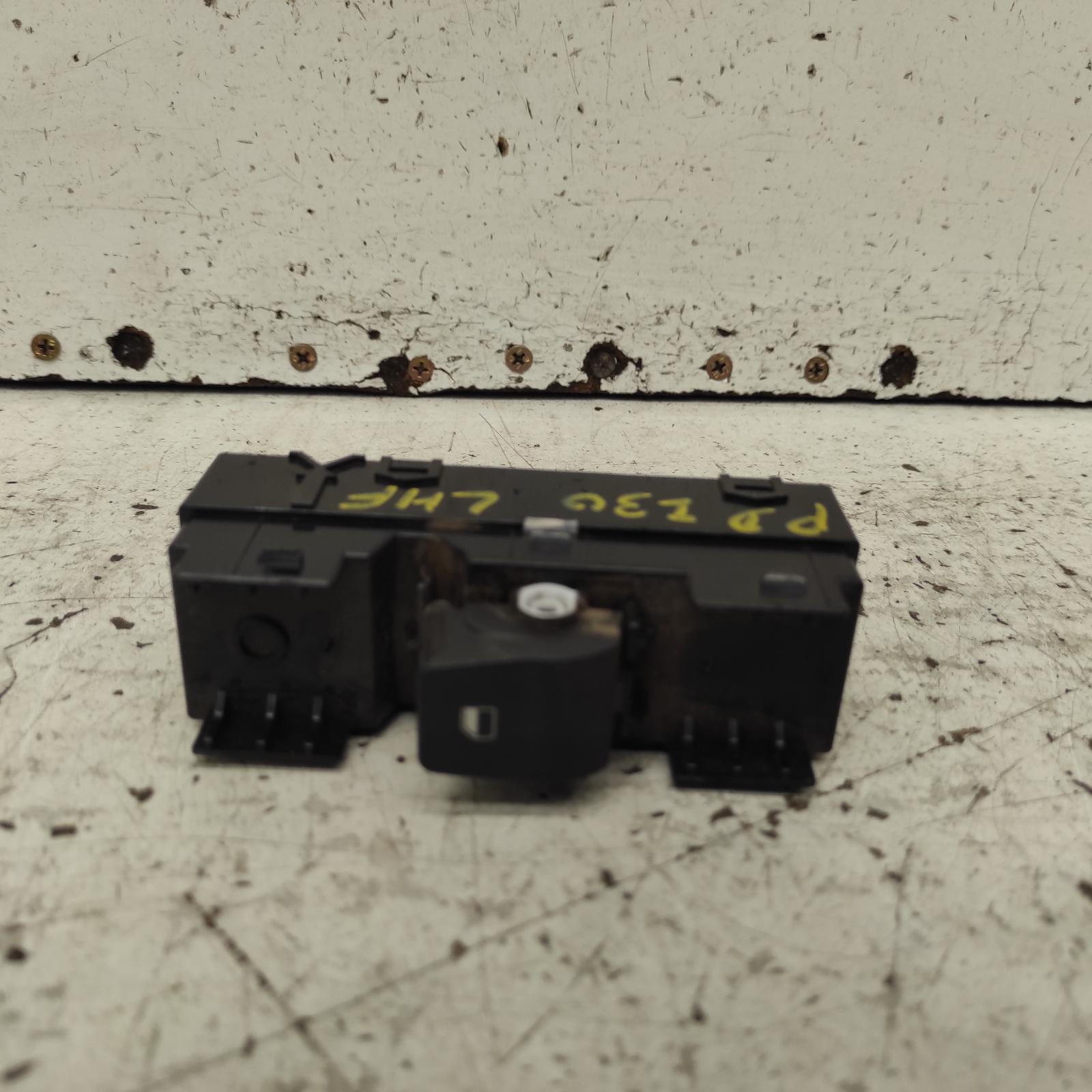 View Auto part Pwr Dr Wind Switch Hyundai I30 2018