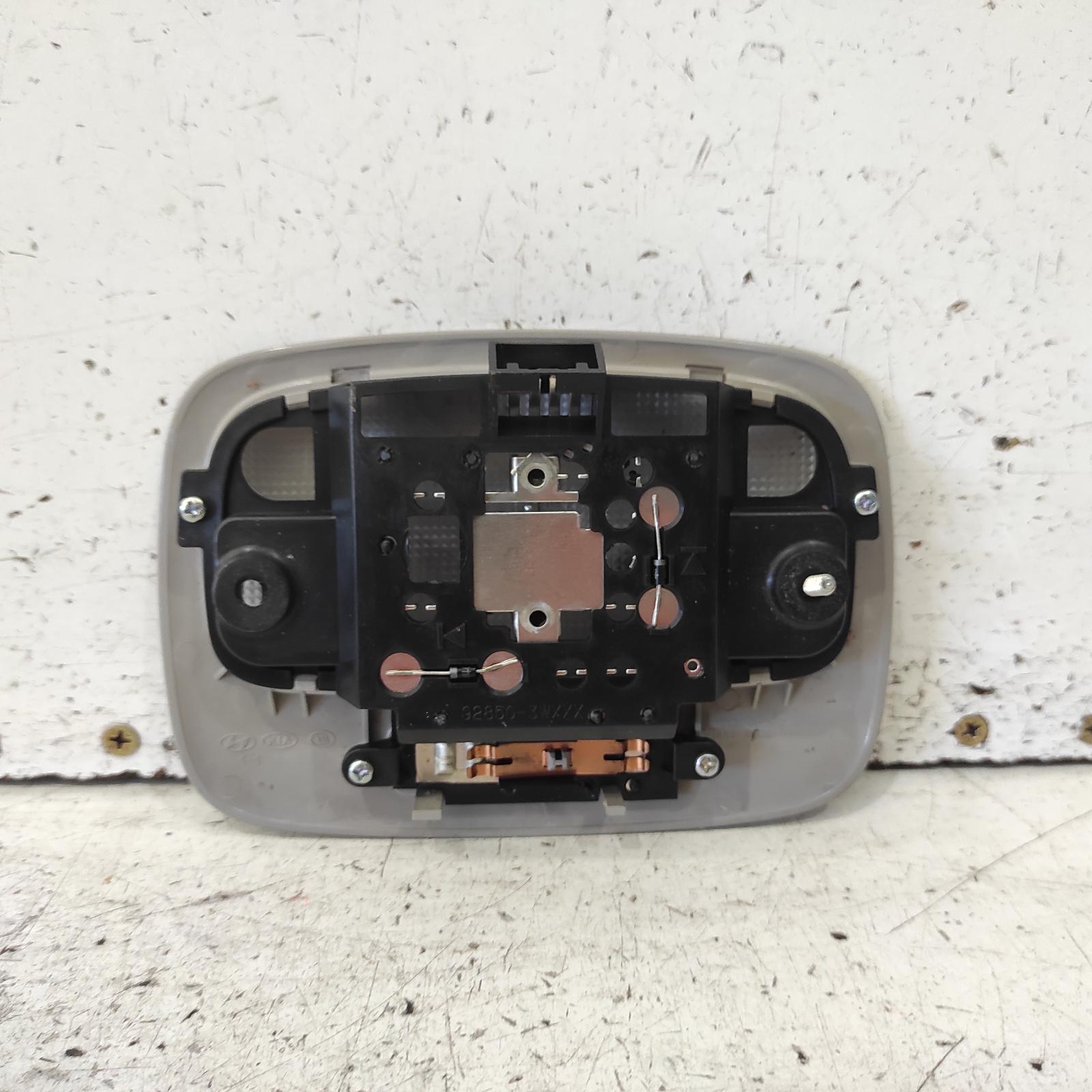 View Auto part Courtesy Light Kia Sportage 2011