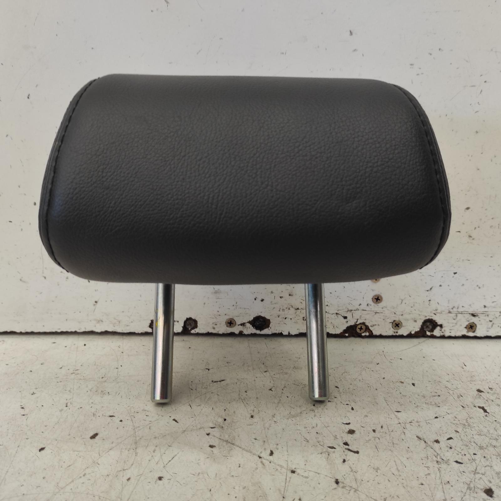 View Auto part Headrest Mazda 3 2018