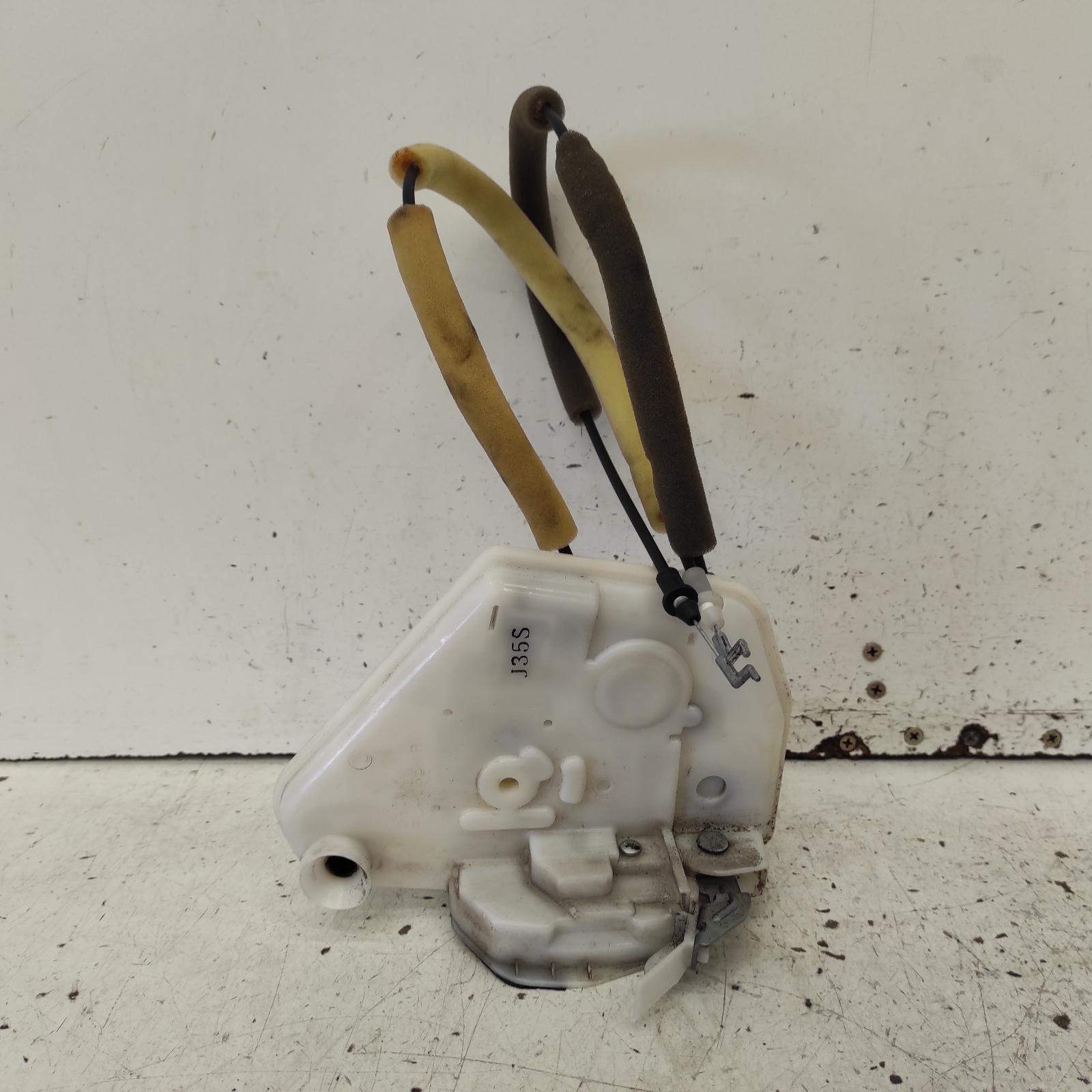 View Auto part Door/Boot/Gate Lock Mazda 3 2018