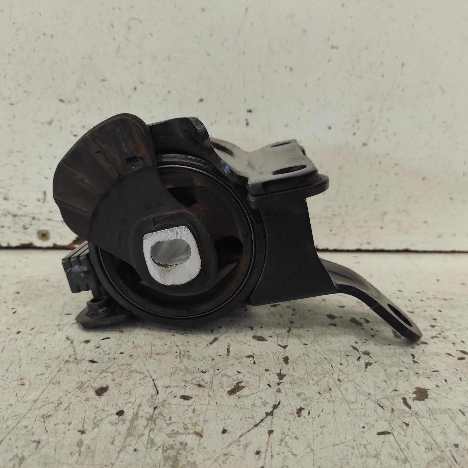 View Auto part Mount Mazda 3 2018