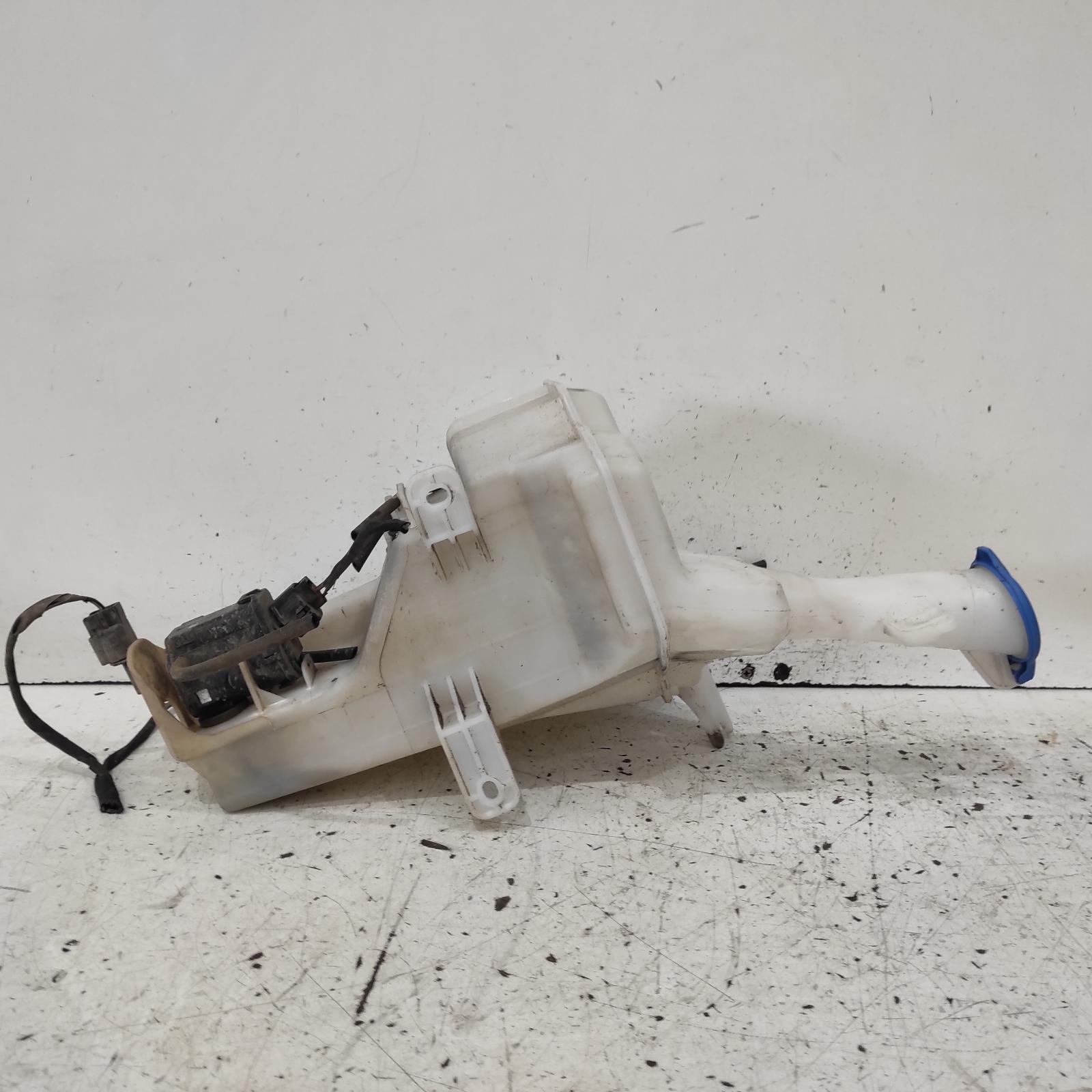 View Auto part Washer Bottle Kia Cerato 2017