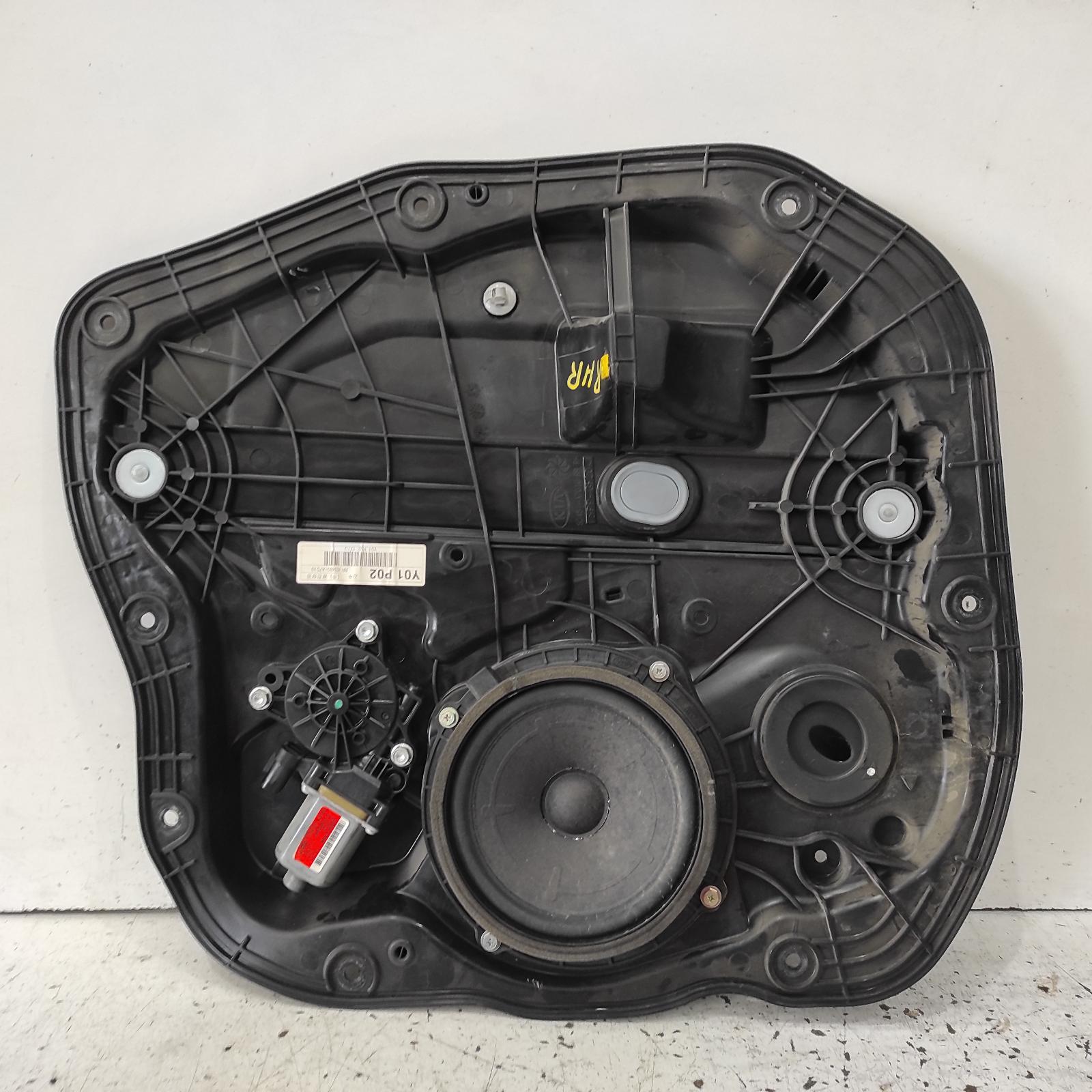 View Auto part Right Rear Wnd Reg/Motor Kia Cerato 2017