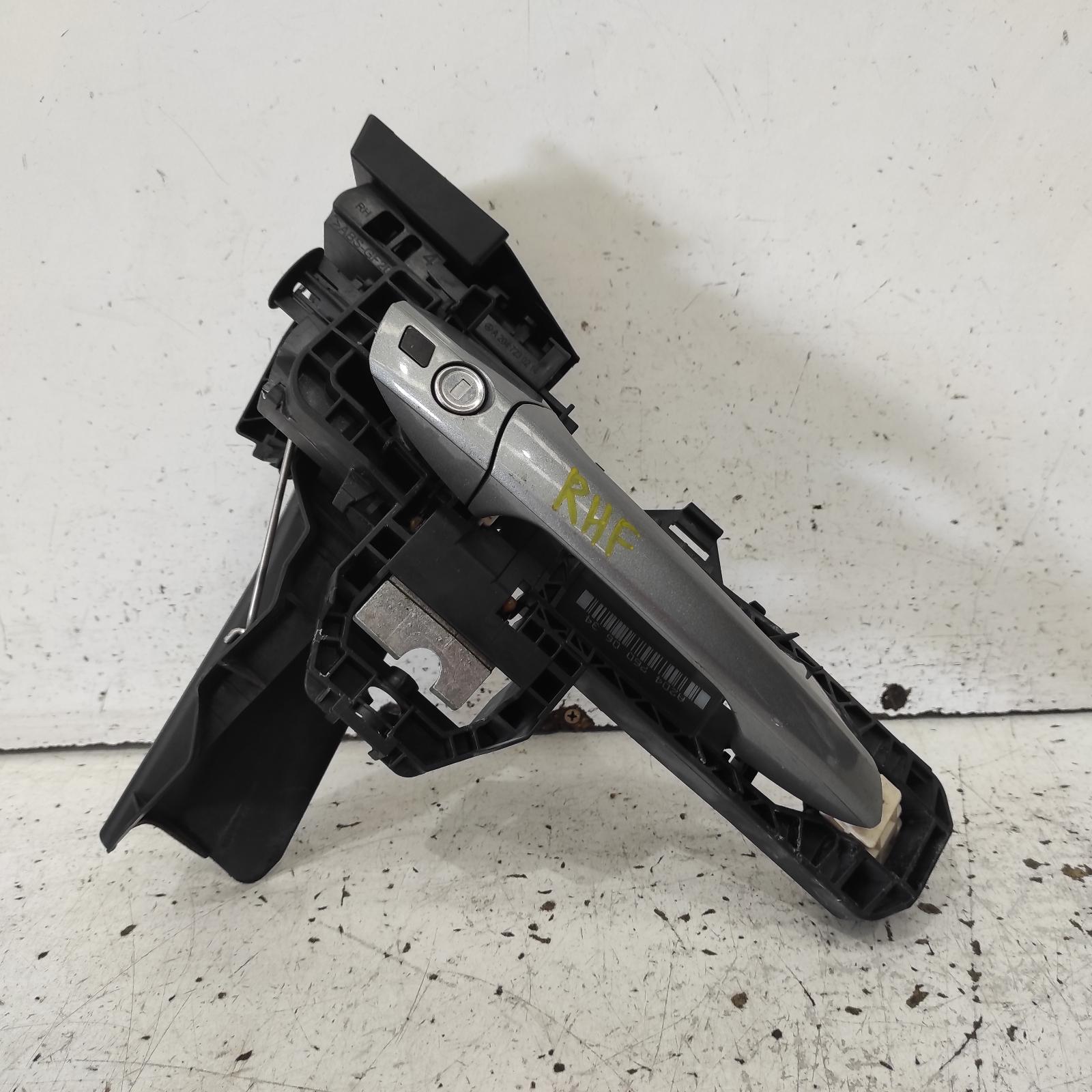 View Auto part Door Handle Mercedes C Class 2010