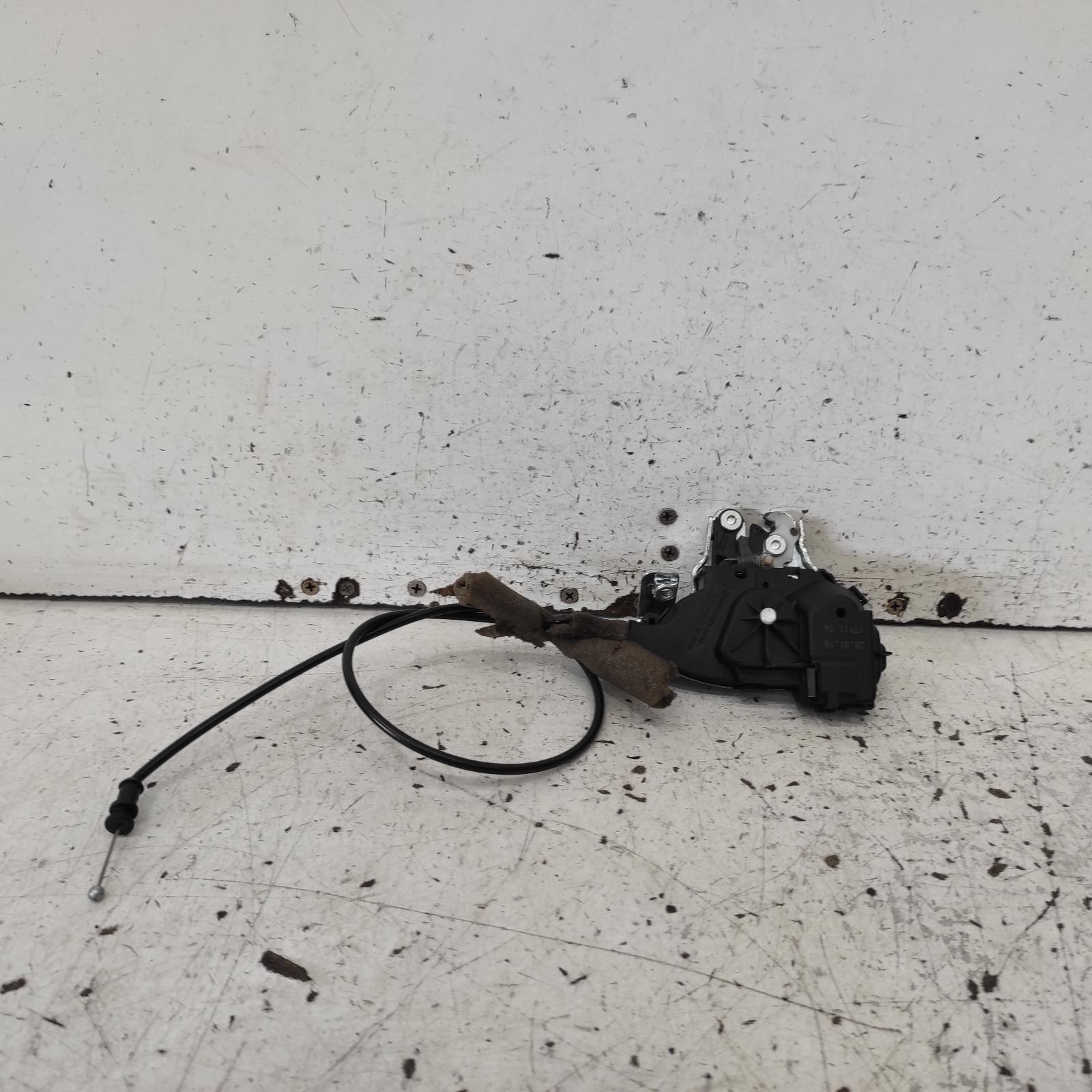 View Auto part Door/Boot/Gate Lock Mercedes C Class 2010
