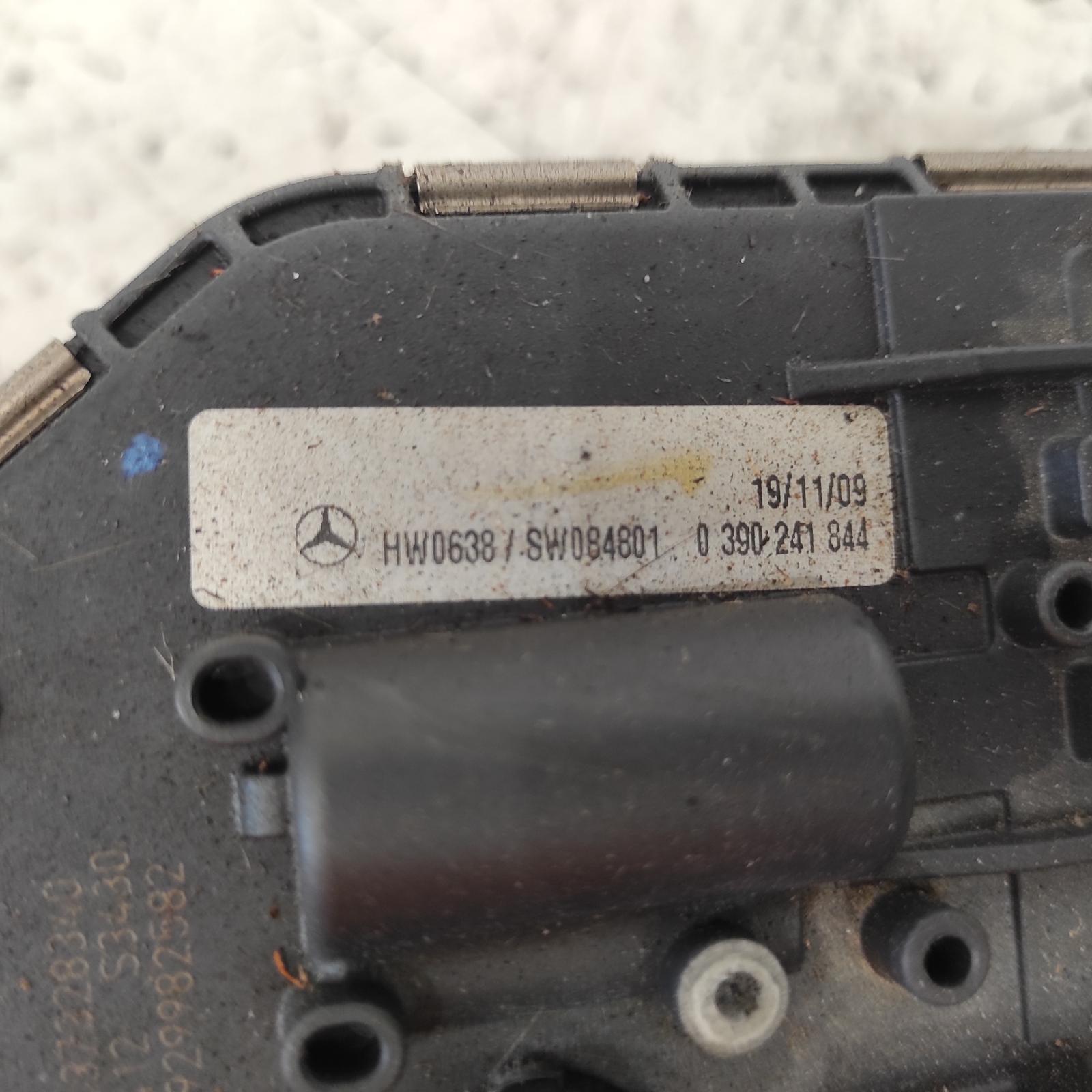 View Auto part Wiper Motor Mercedes C Class 2010