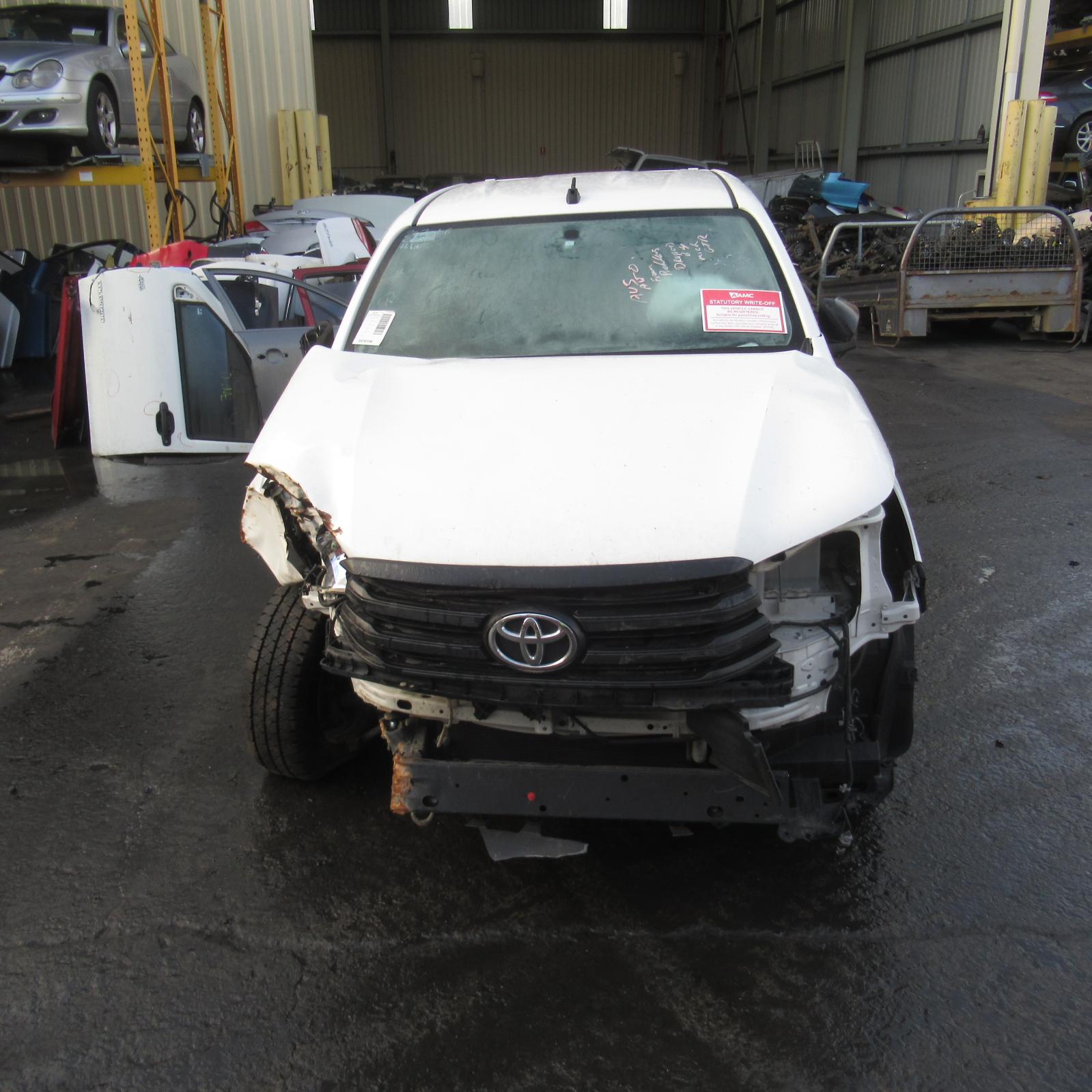 View Auto part Fuel Pump Toyota Hilux 2015