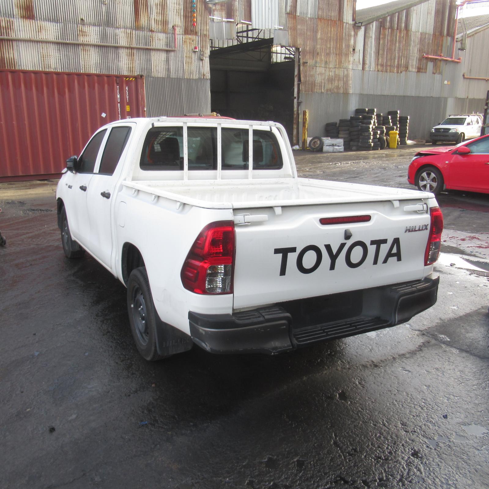 View Auto part Fuel Pump Toyota Hilux 2015