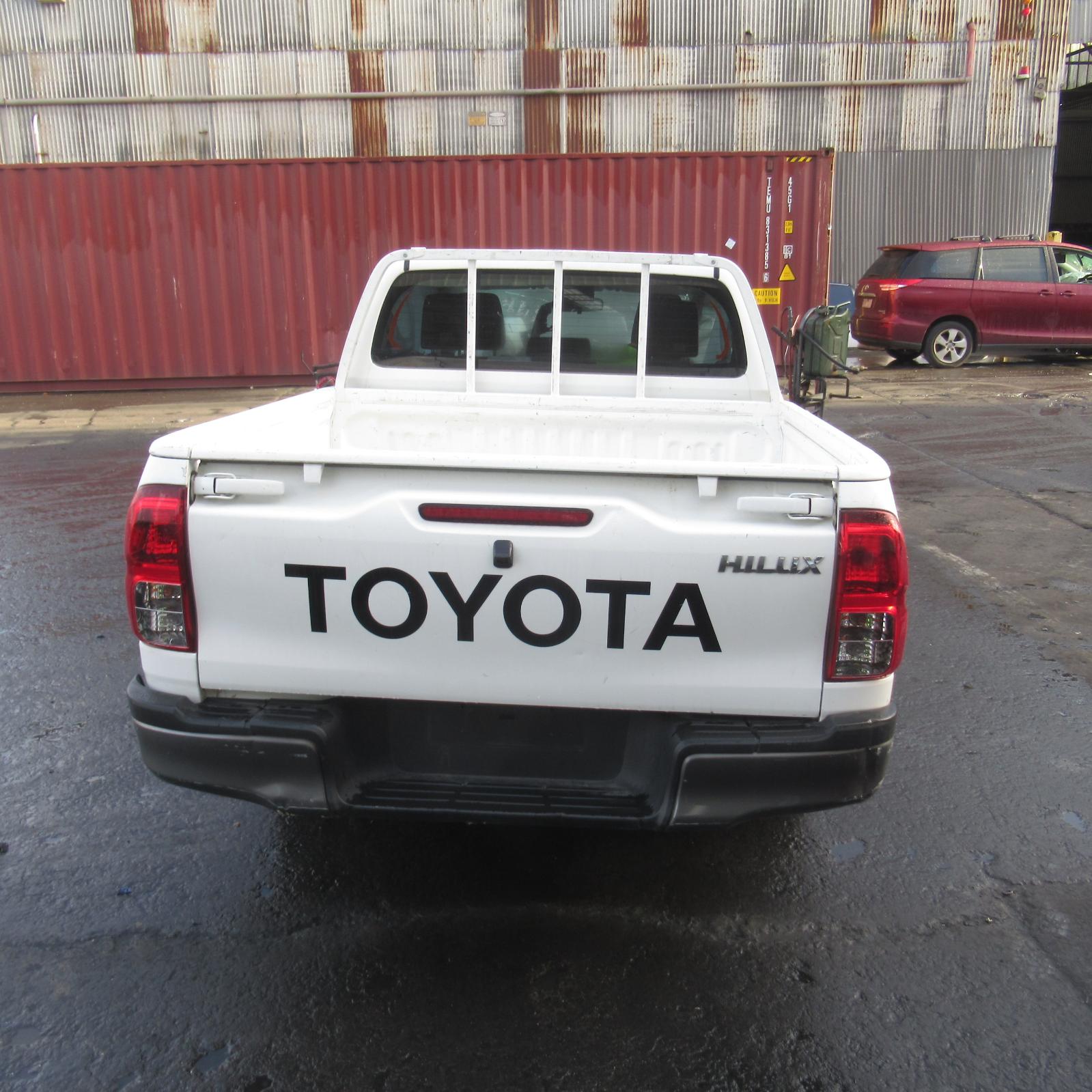 View Auto part Fuel Pump Toyota Hilux 2015