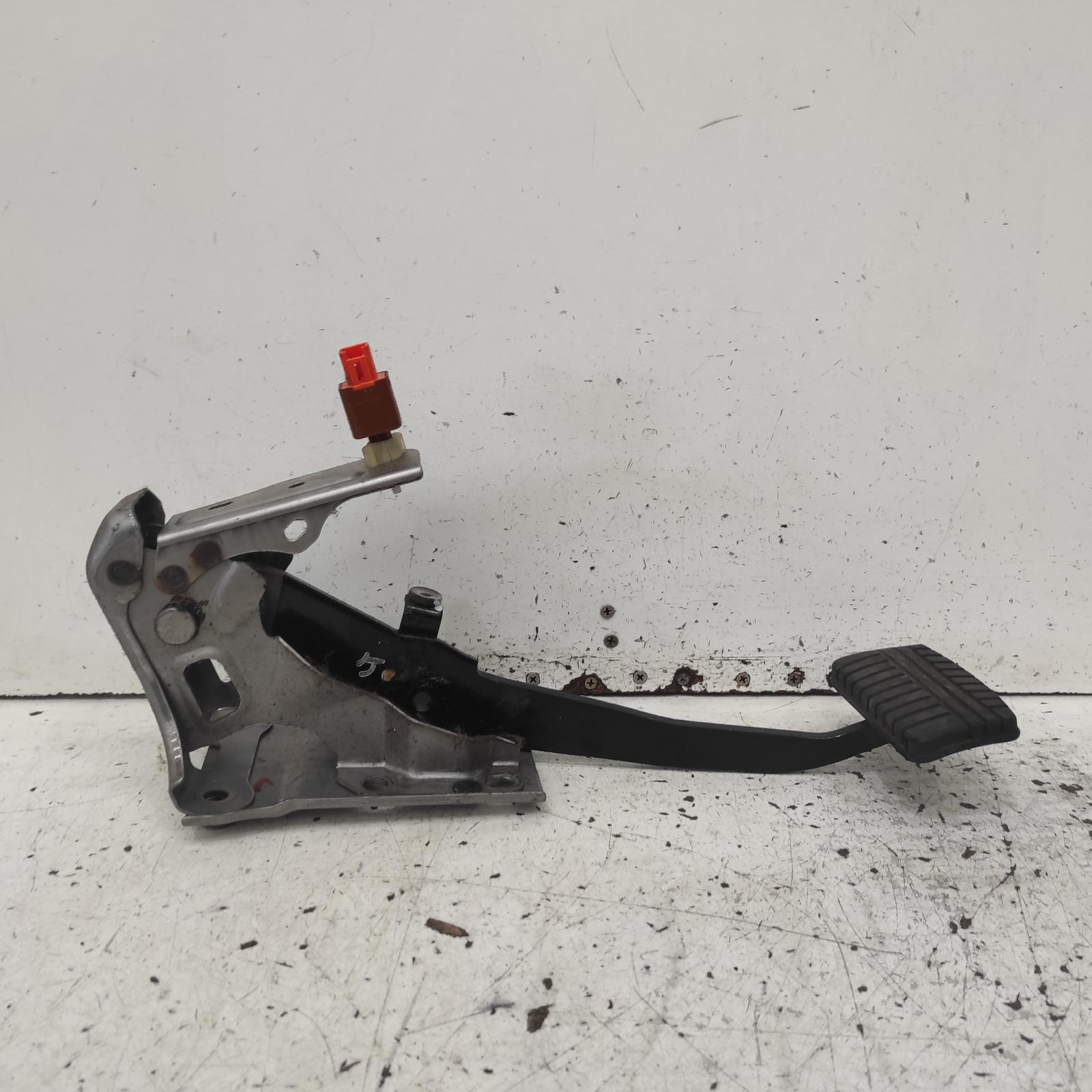 View Auto part Pedal Assembly Mitsubishi Asx 2015