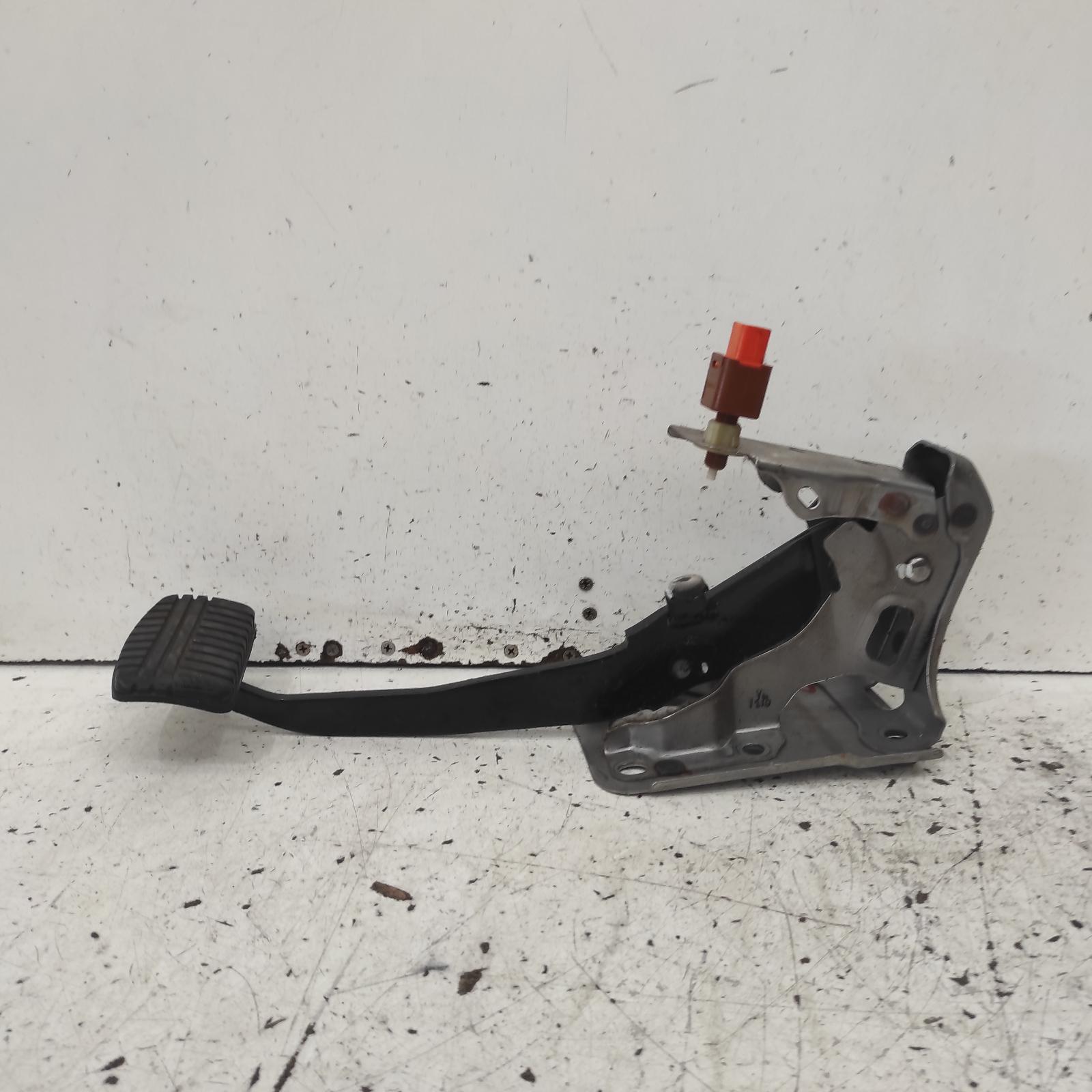 View Auto part Pedal Assembly Mitsubishi Asx 2015