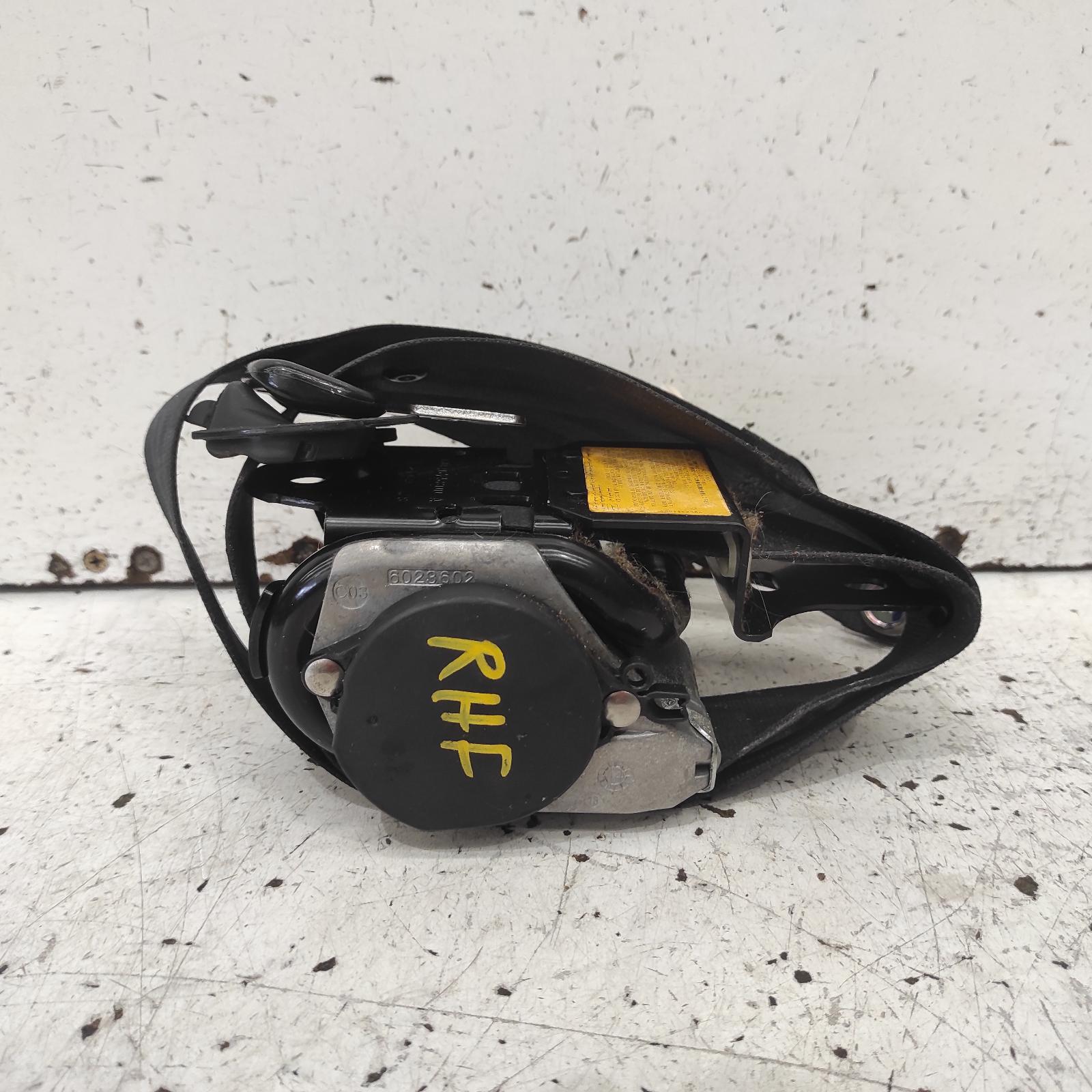 View Auto part Seatbelt/Stalk Mitsubishi Asx 2015