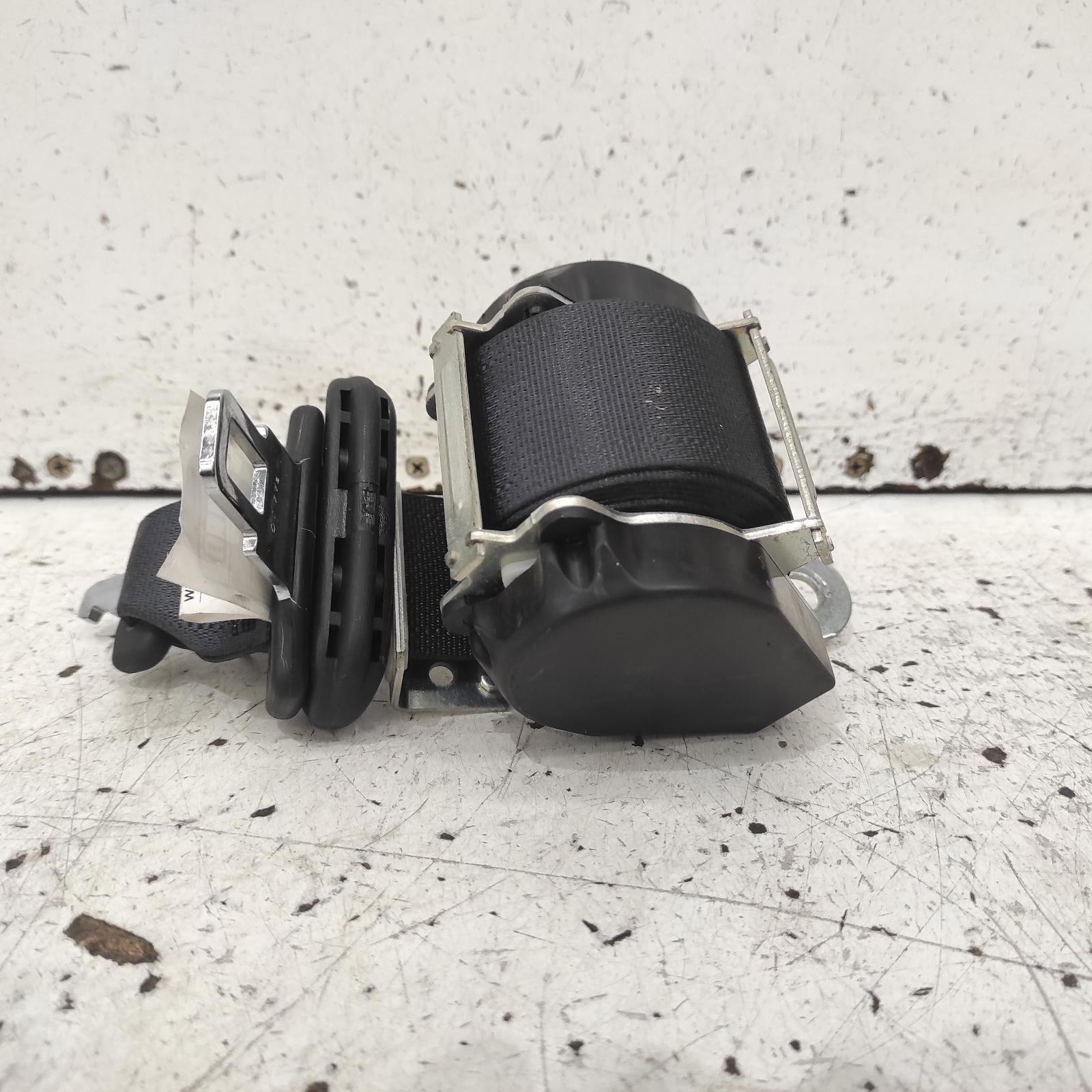 View Auto part Seatbelt/Stalk Mitsubishi Asx 2015