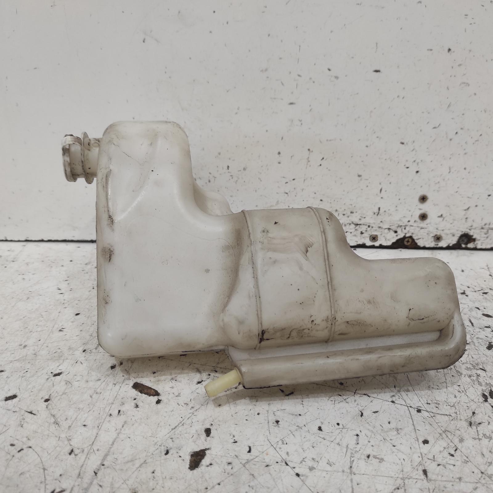 2015 Mitsubishi Asx Overflow Bottle View Auto part Overflow Bottle Mitsubishi Asx 2015