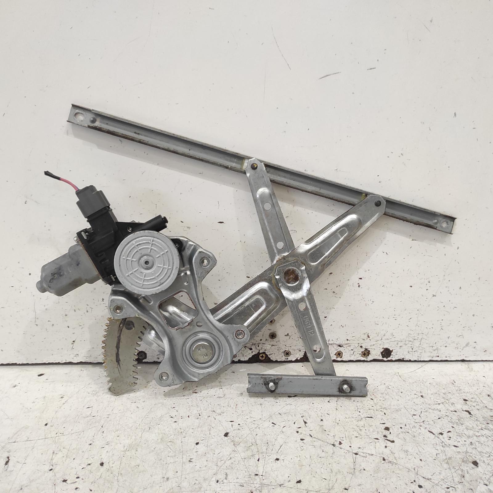 2015 Mitsubishi Asx Right Rear Wnd Reg/Motor View Auto part Right Rear Wnd Reg/Motor Mitsubishi Asx 2015