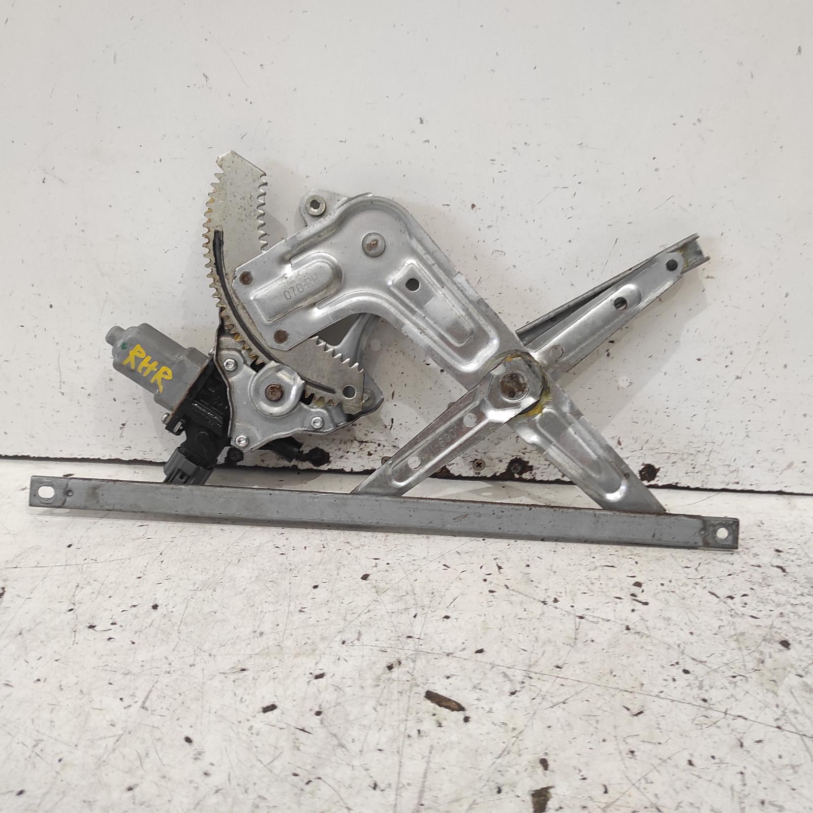 2015 Mitsubishi Asx Right Rear Wnd Reg/Motor View Auto part Right Rear Wnd Reg/Motor Mitsubishi Asx 2015