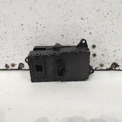 View Auto part Misc Switch/Relay Hyundai I30 2015