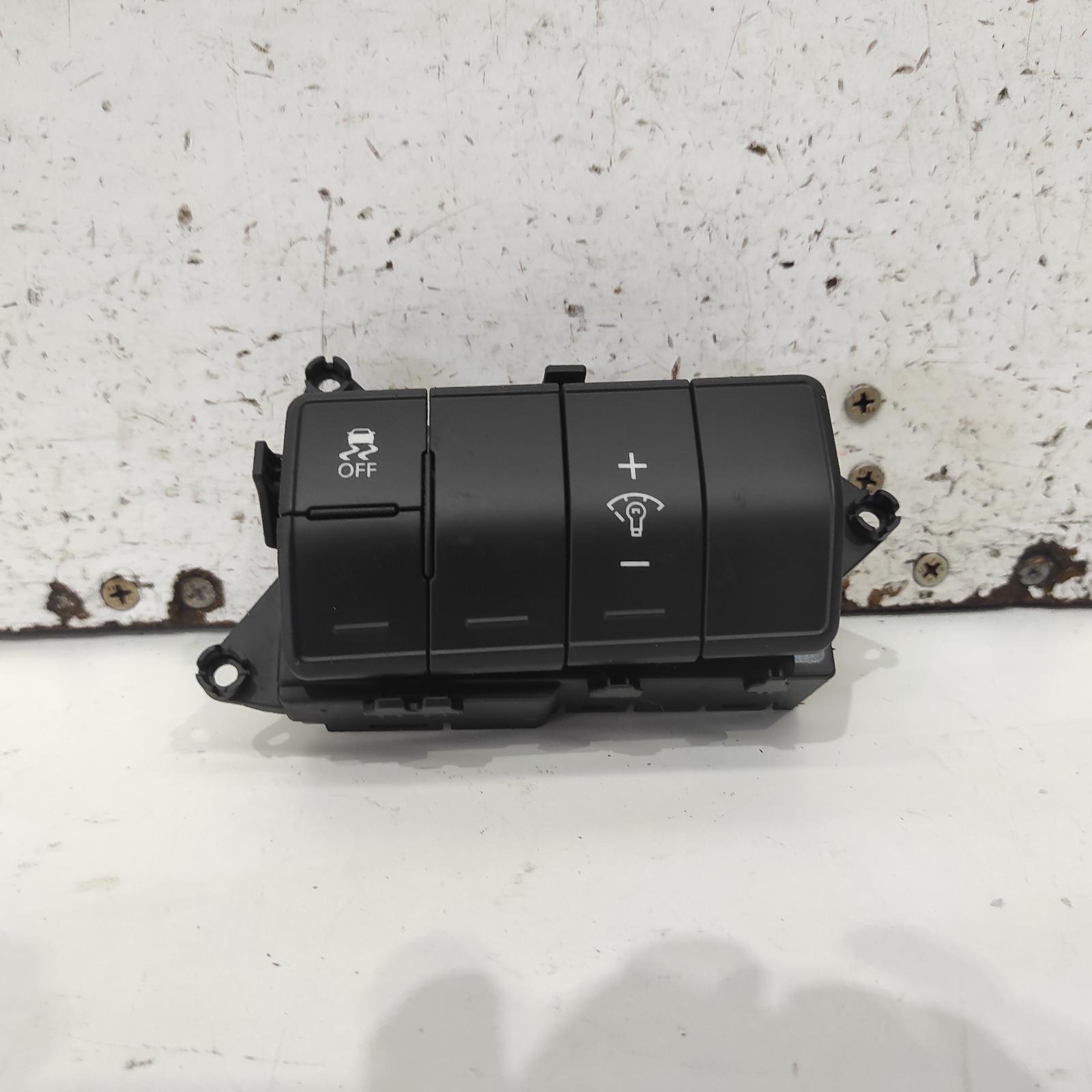 2015 Hyundai I30 Misc Switch/Relay View Auto part Misc Switch/Relay Hyundai I30 2015