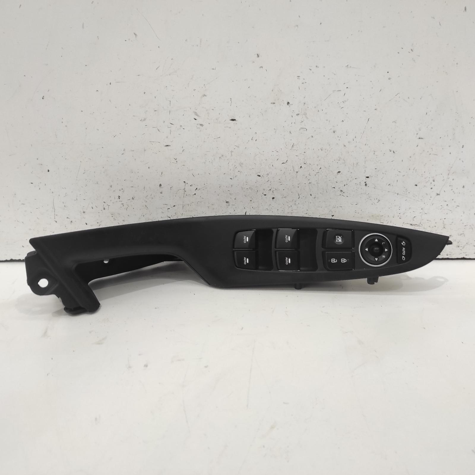 View Auto part Pwr Dr Wind Switch Hyundai I30 2015