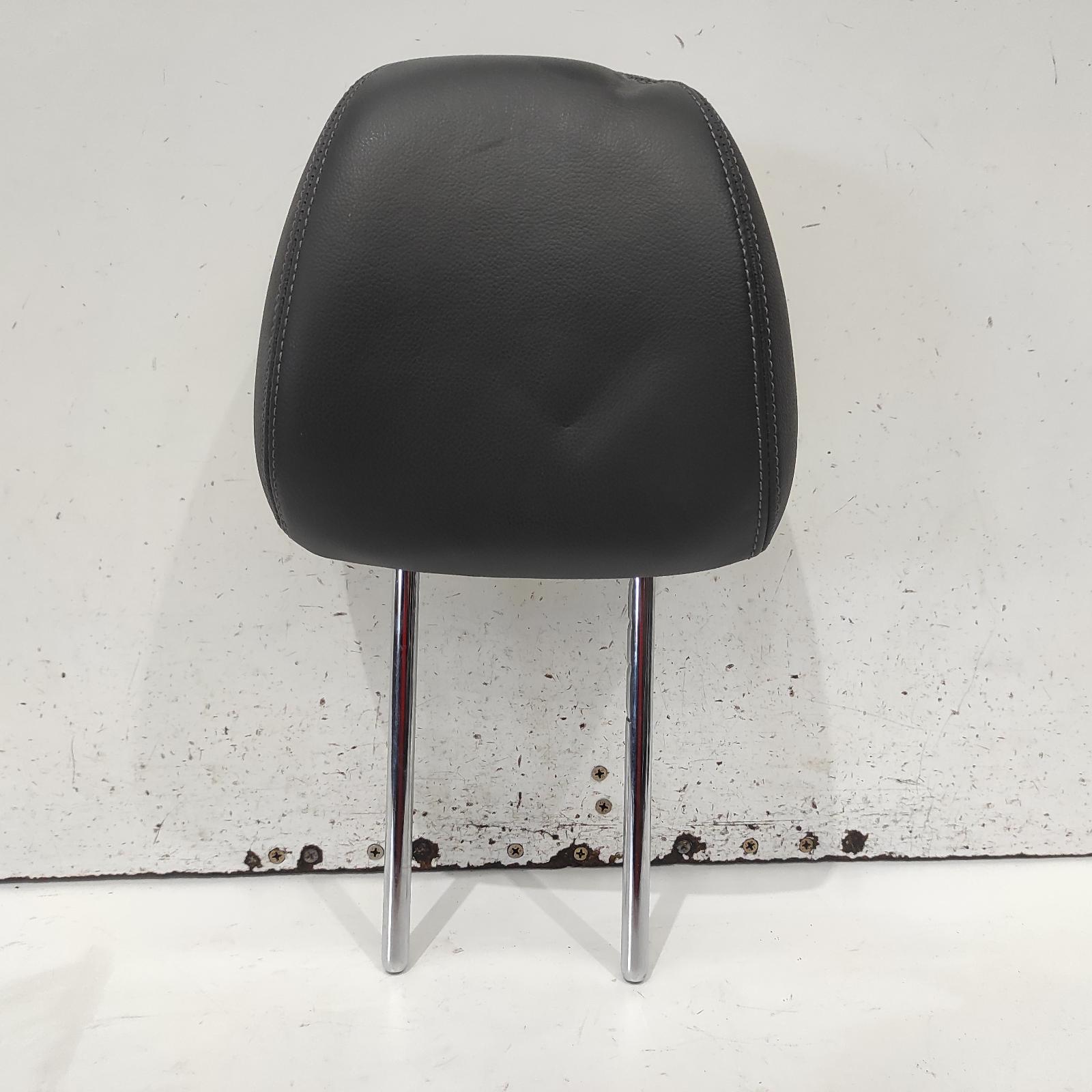 2015 Hyundai I30 Headrest View Auto part Headrest Hyundai I30 2015