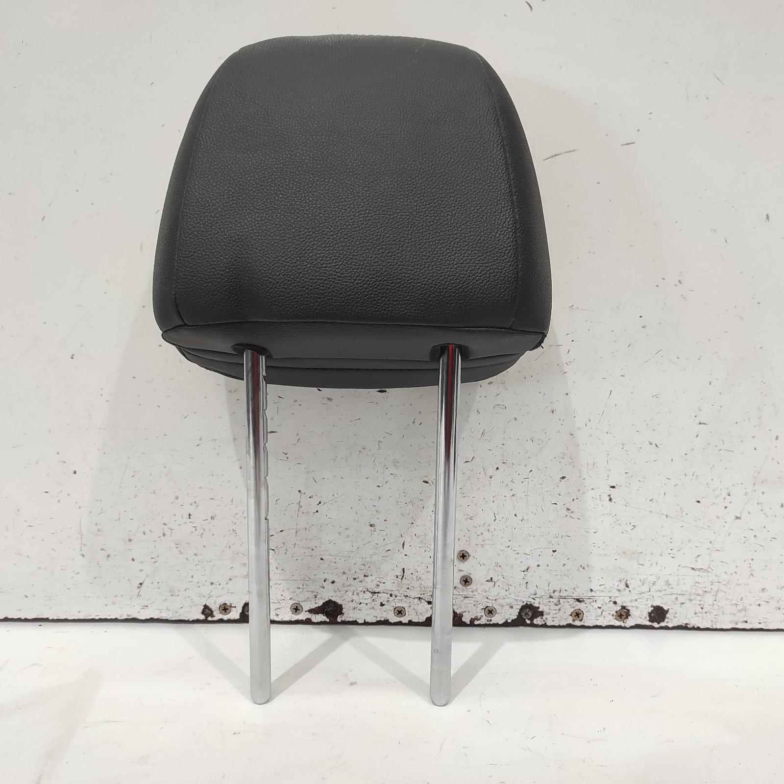 2015 Hyundai I30 Headrest View Auto part Headrest Hyundai I30 2015