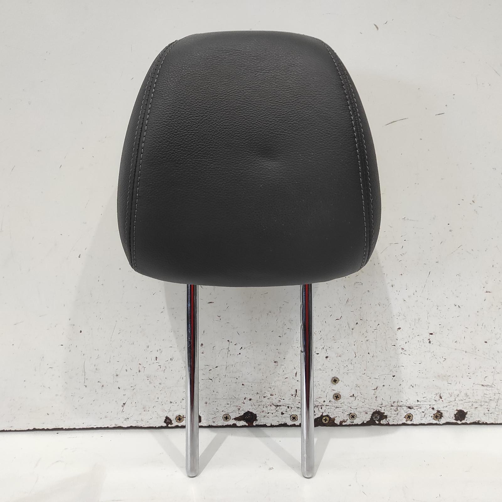 2015 Hyundai I30 Headrest View Auto part Headrest Hyundai I30 2015