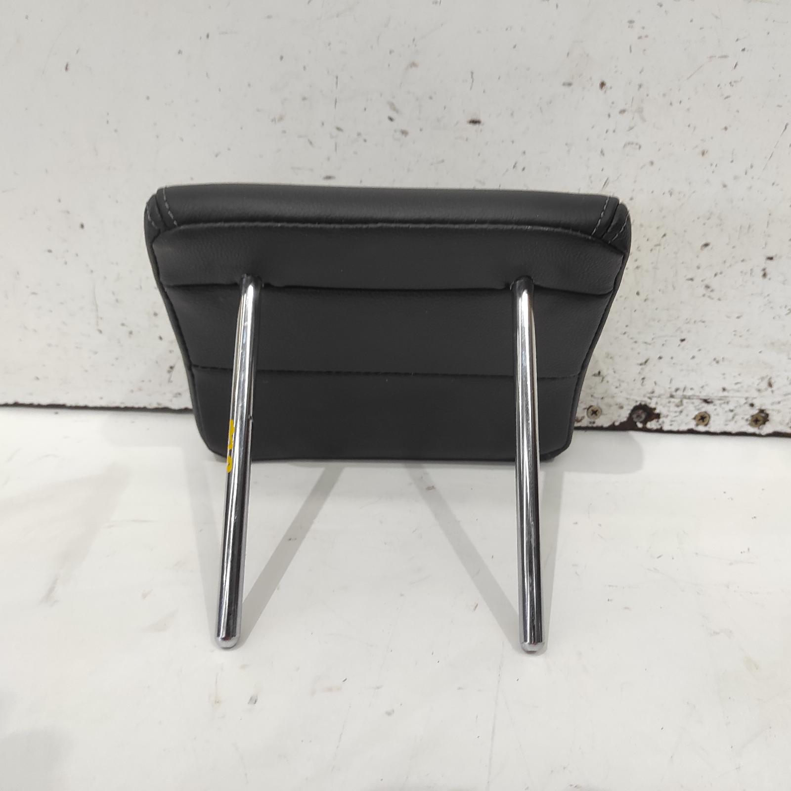 2015 Hyundai I30 Headrest View Auto part Headrest Hyundai I30 2015