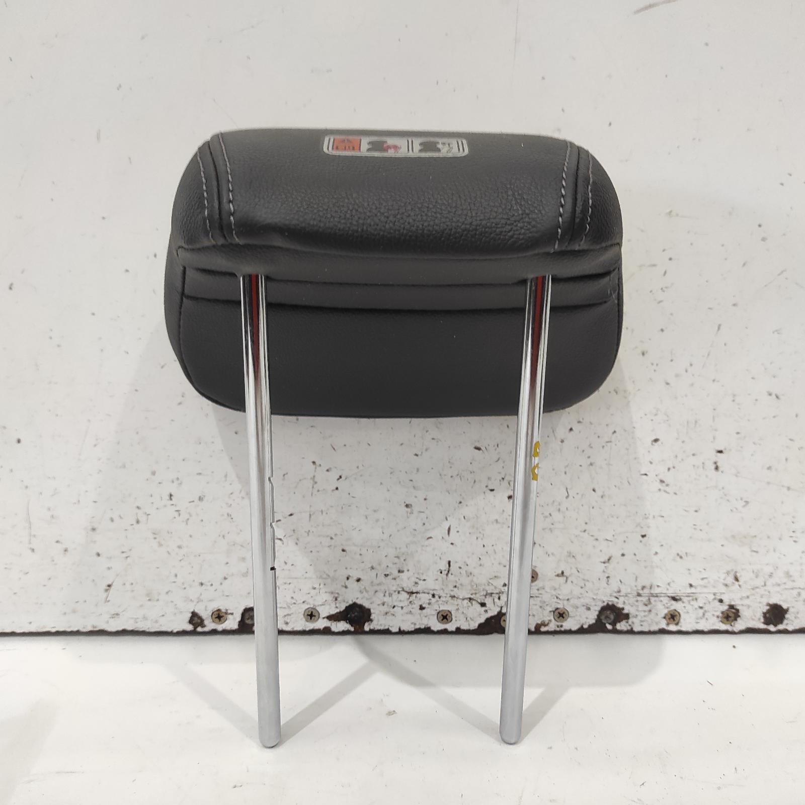2015 Hyundai I30 Headrest View Auto part Headrest Hyundai I30 2015