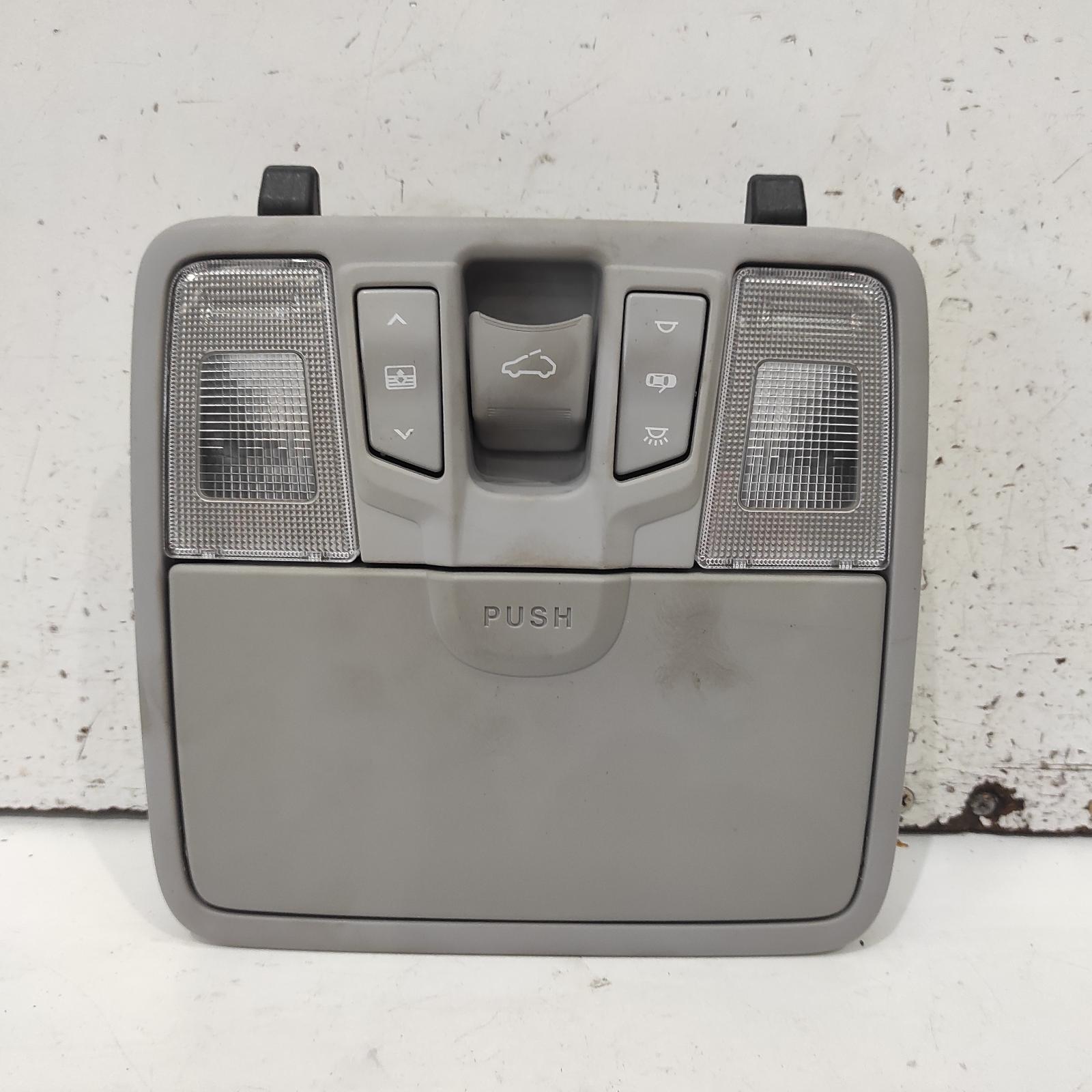 View Auto part Courtesy Light Hyundai I30 2015
