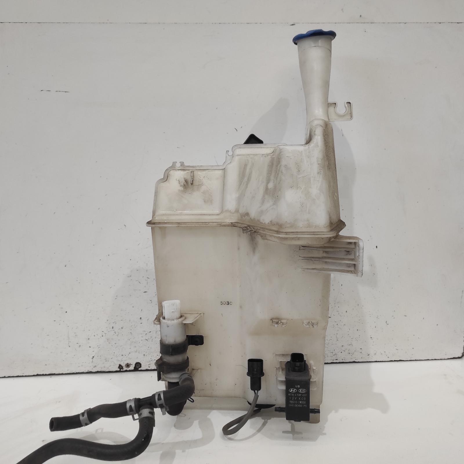 2015 Hyundai I30 Washer Bottle View Auto part Washer Bottle Hyundai I30 2015