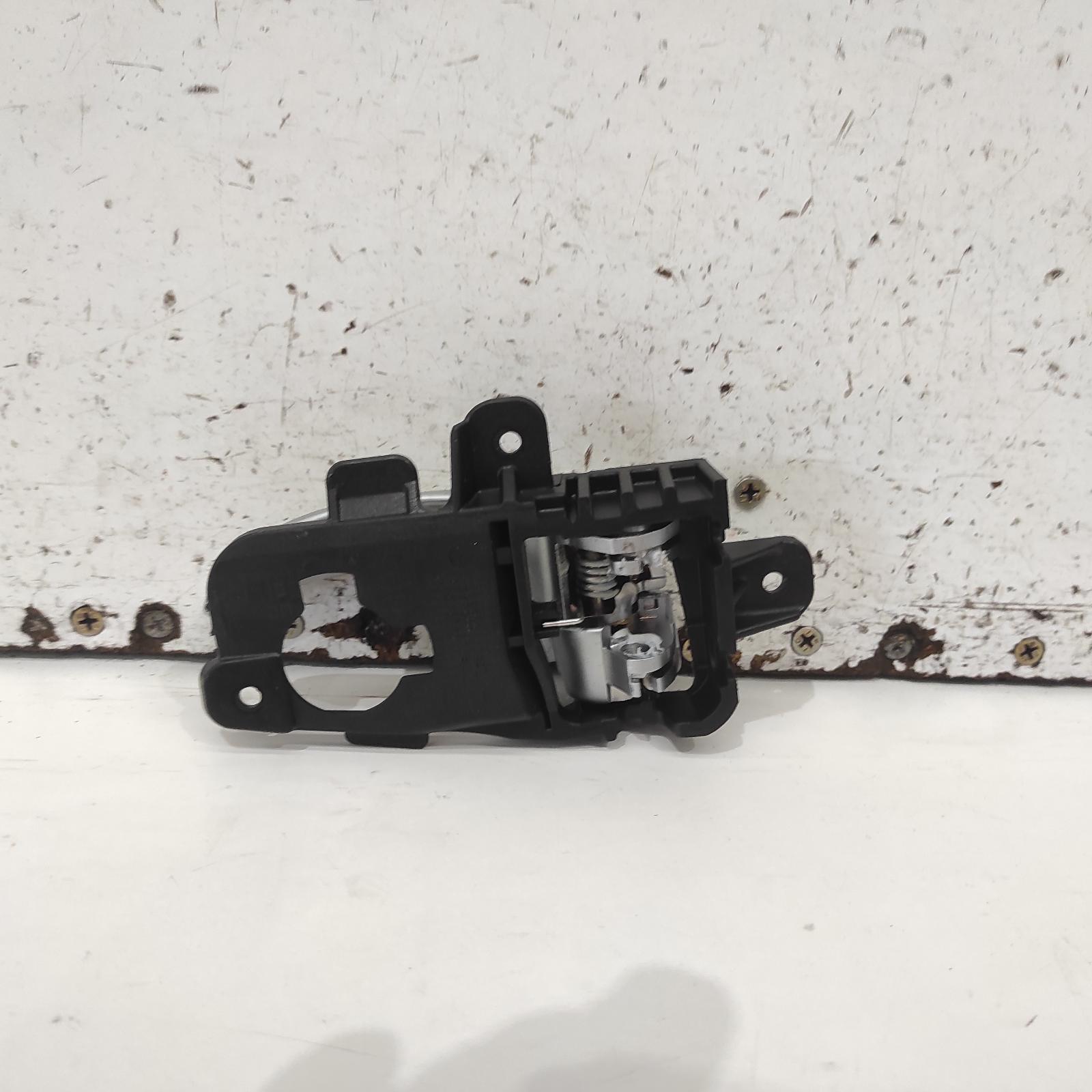 View Auto part Door Handle Hyundai I30 2015