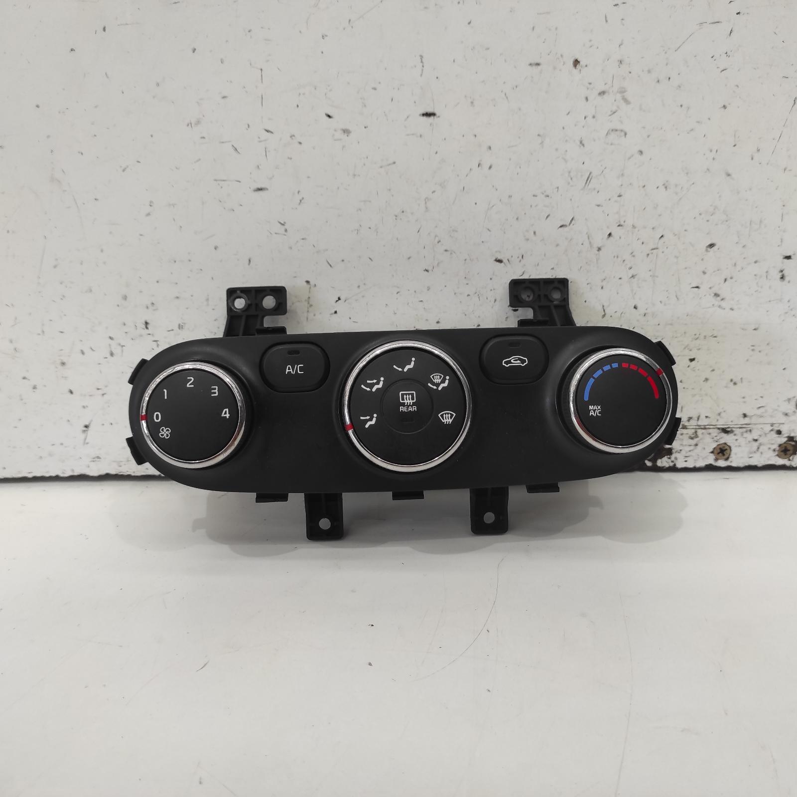View Auto part Heater/Ac Controls Kia Cerato 2014