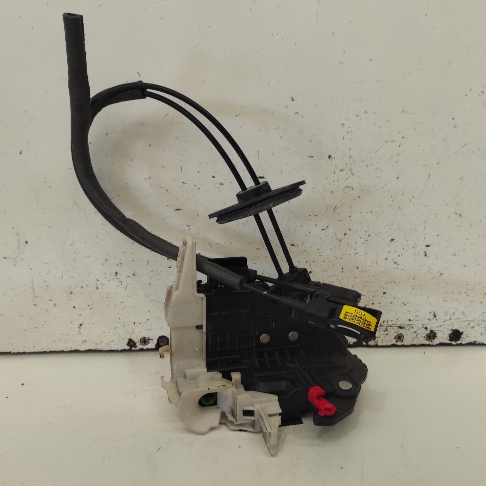 2014 Kia Cerato Door/Boot/Gate Lock View Auto part Door/Boot/Gate Lock Kia Cerato 2014