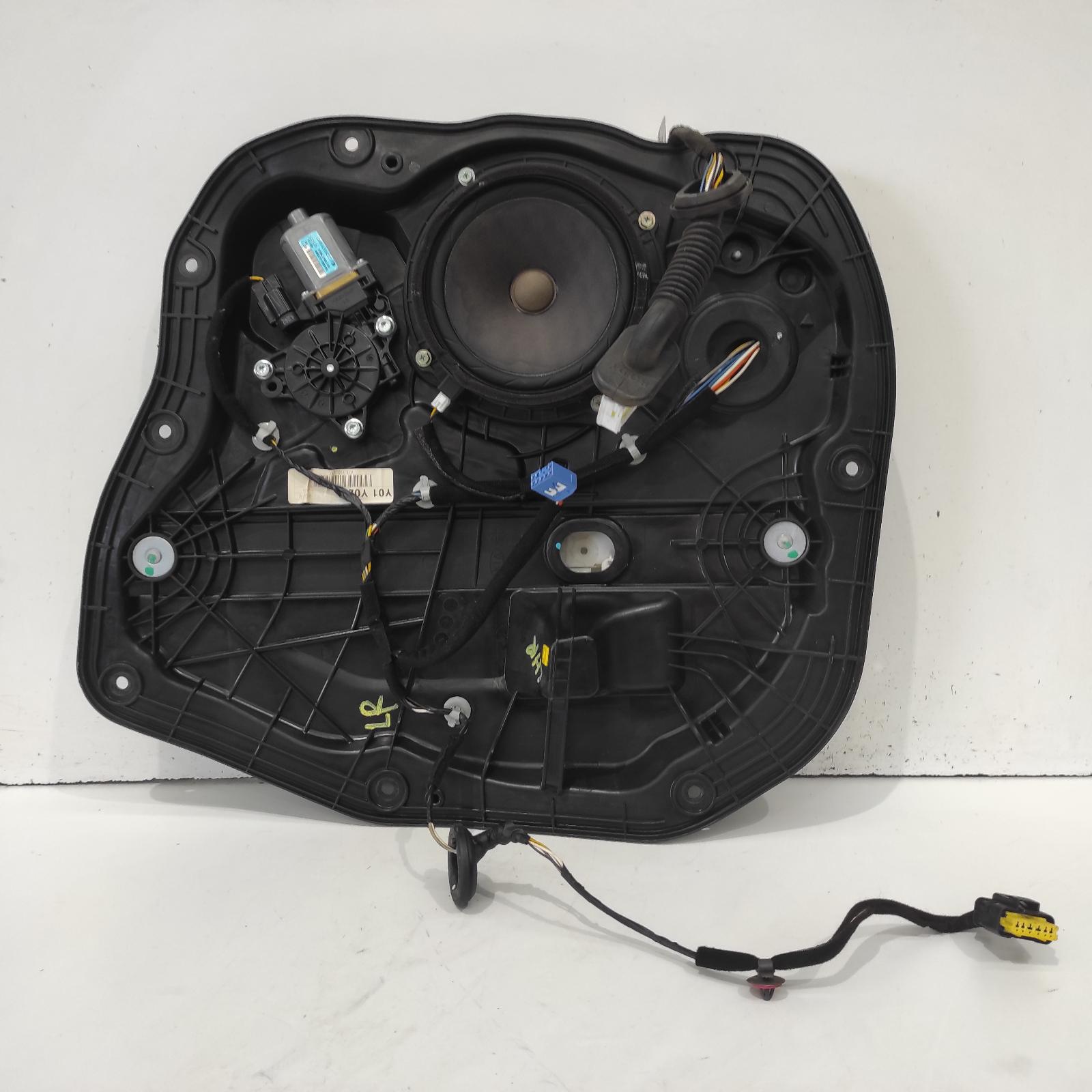 2014 Kia Cerato Left Rear Wnd Reg/Motor View Auto part Left Rear Wnd Reg/Motor Kia Cerato 2014