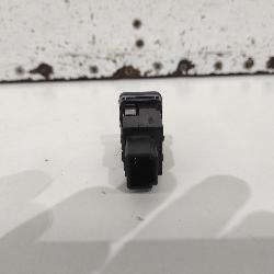 View Auto part Misc Switch/Relay Mitsubishi Pajero 2018