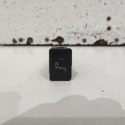 View Auto part Misc Switch/Relay Mitsubishi Pajero 2018