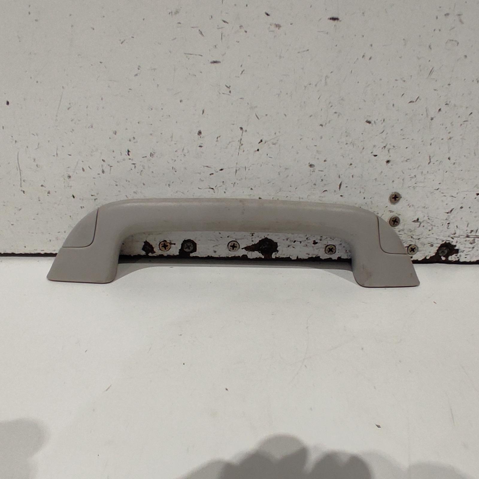 View Auto part Grab Handle Mitsubishi Pajero 2018