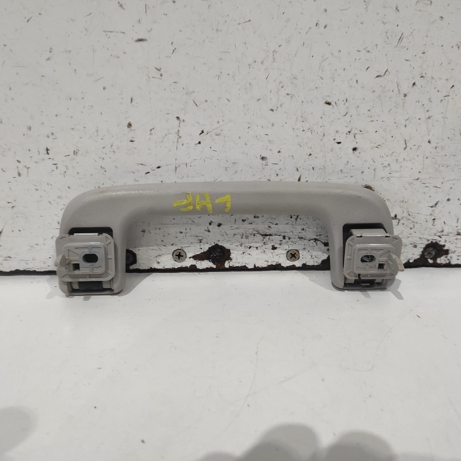 View Auto part Grab Handle Mitsubishi Pajero 2018