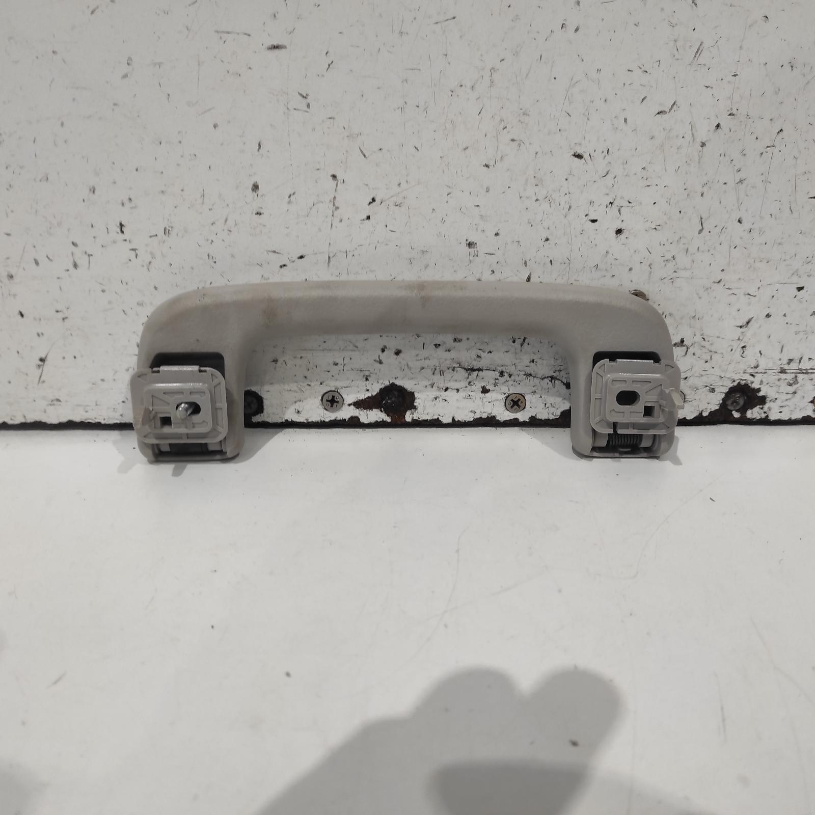 View Auto part Grab Handle Mitsubishi Pajero 2018