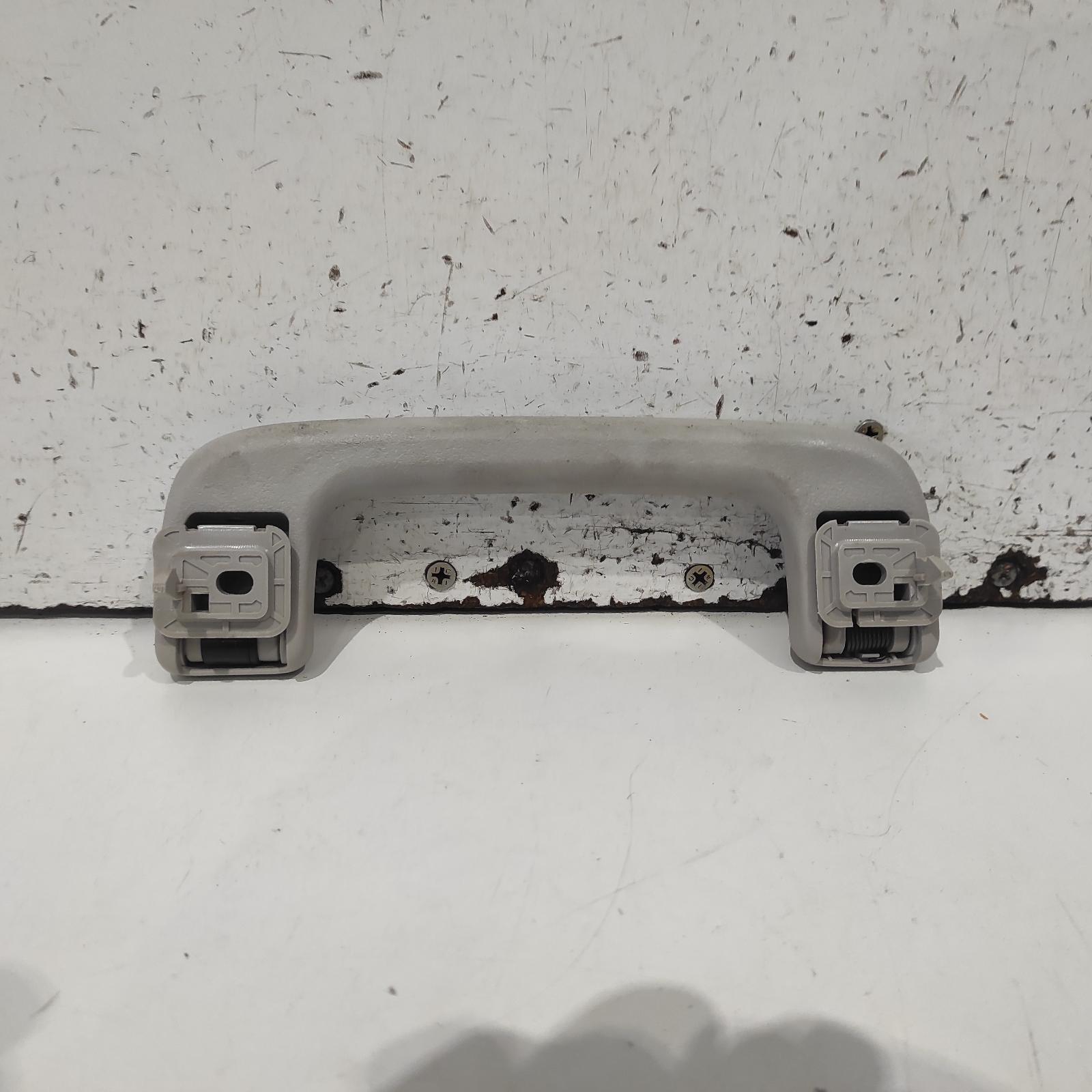 View Auto part Grab Handle Mitsubishi Pajero 2018