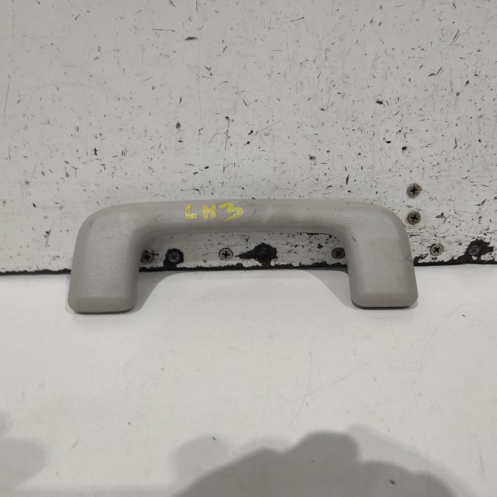 View Auto part Grab Handle Mitsubishi Pajero 2018