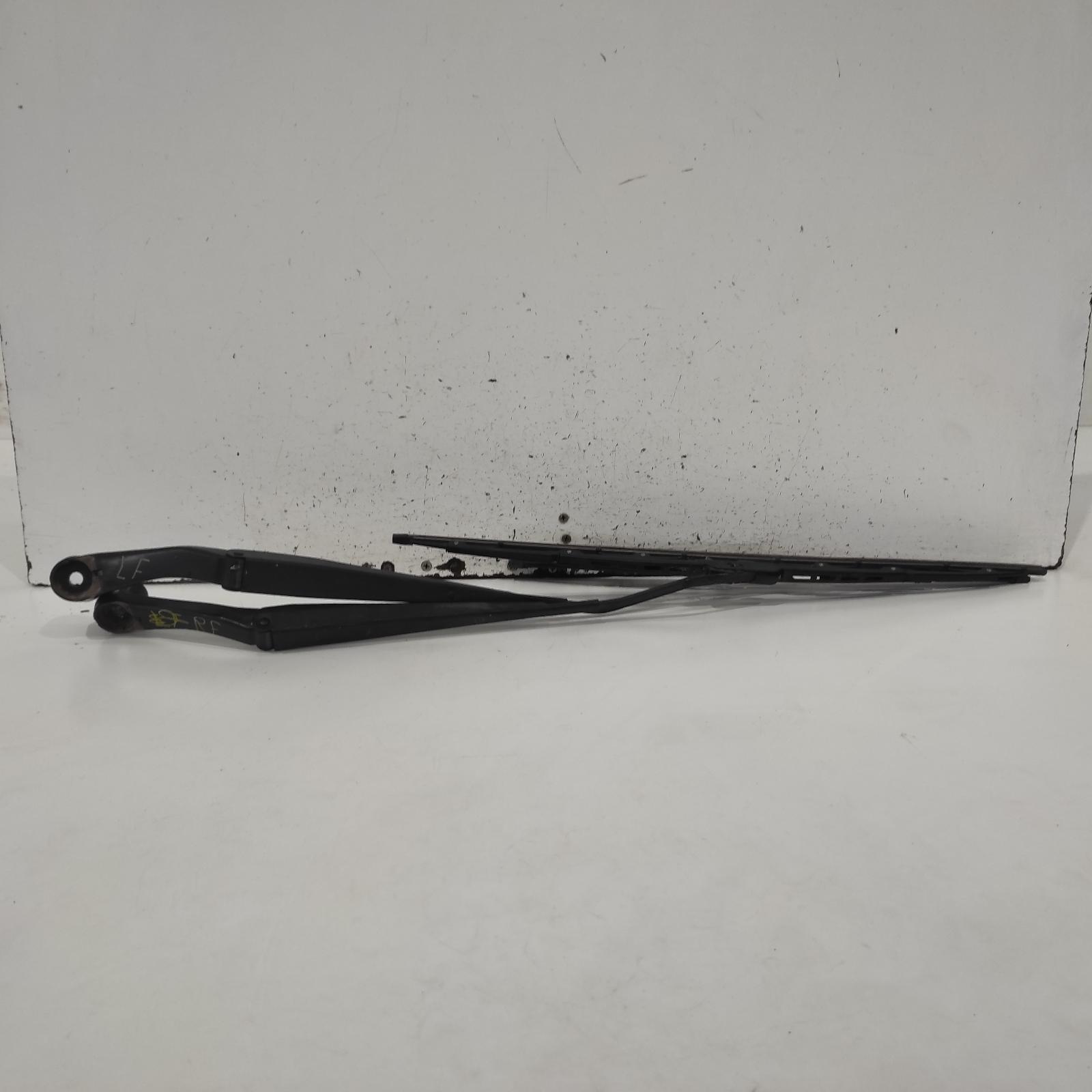 View Auto part Wiper Arm Mitsubishi Pajero 2018