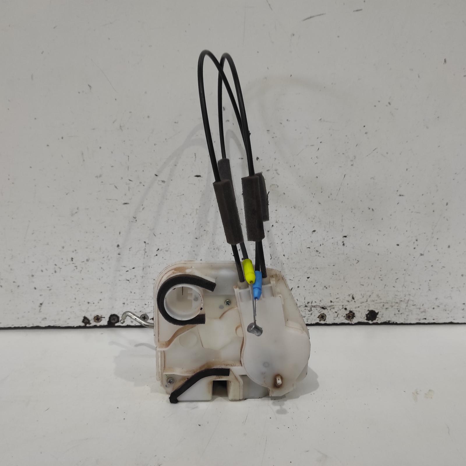 View Auto part Door/Boot/Gate Lock Mitsubishi Pajero 2018