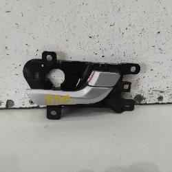 View Auto part Door Handle Hyundai Santa Fe 2012