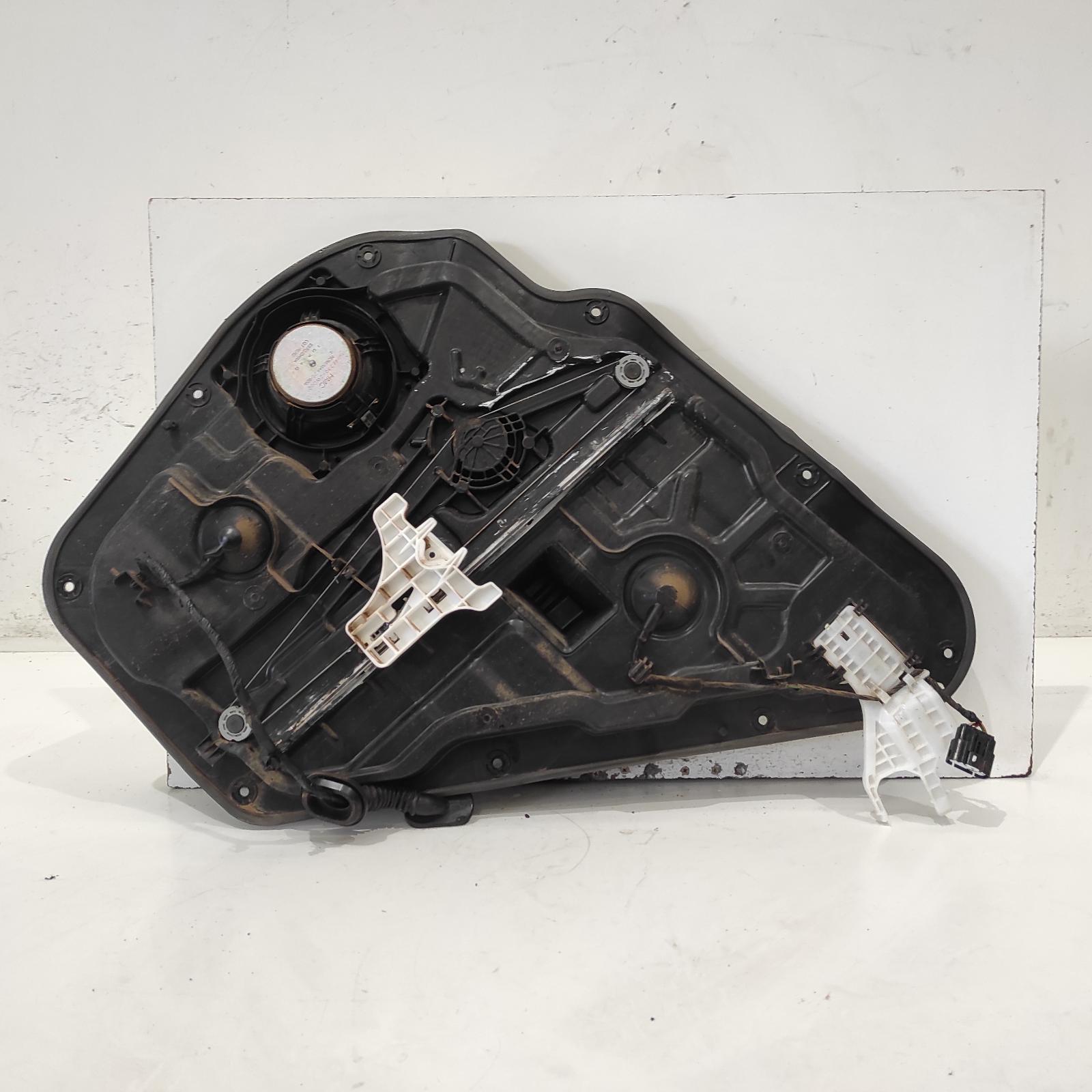 2012 Hyundai Santa Fe Left Rear Wnd Reg/Motor View Auto part Left Rear Wnd Reg/Motor Hyundai Santa Fe 2012