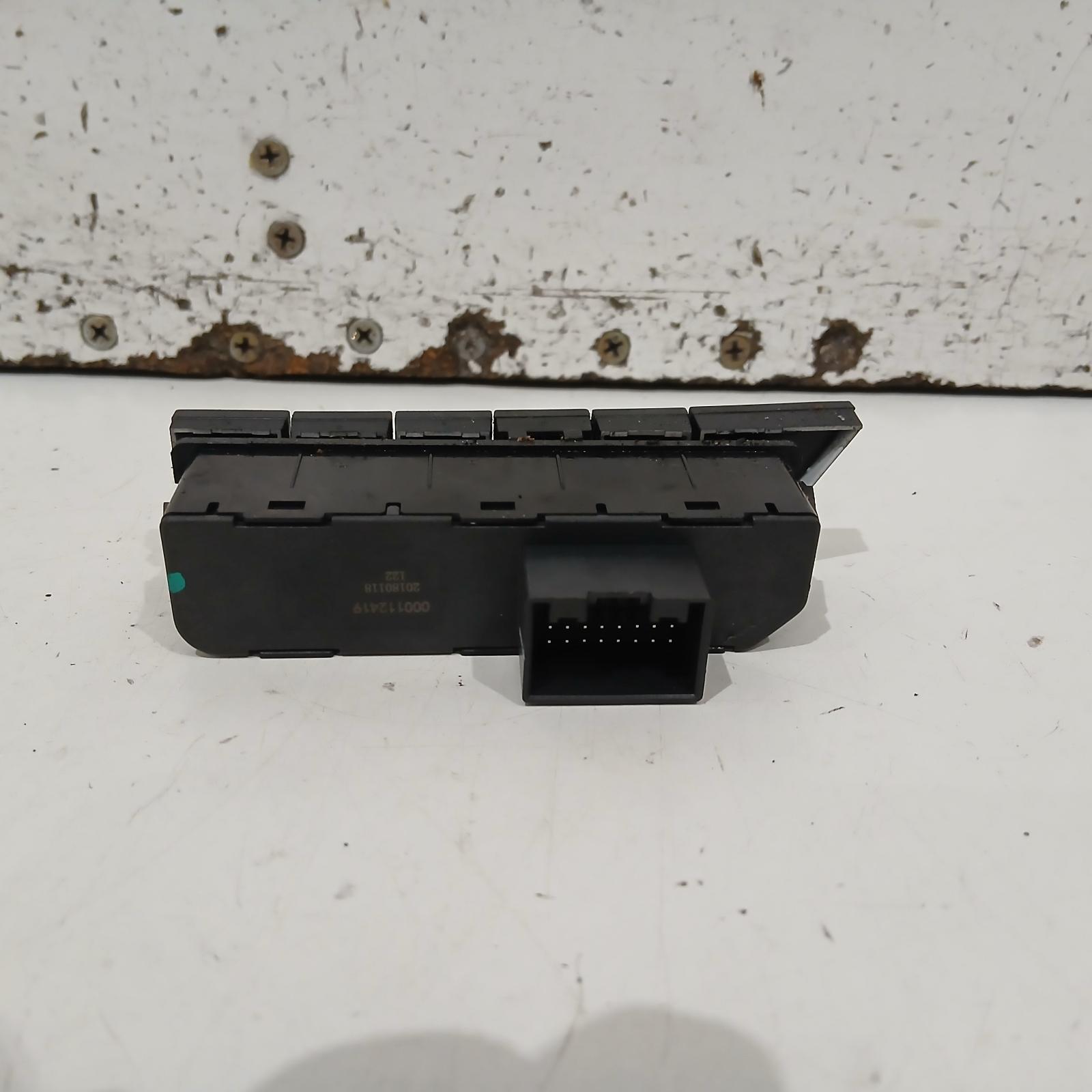 2019 Ldv D90 Misc Switch/Relay View Auto part Misc Switch/Relay Ldv D90 2019