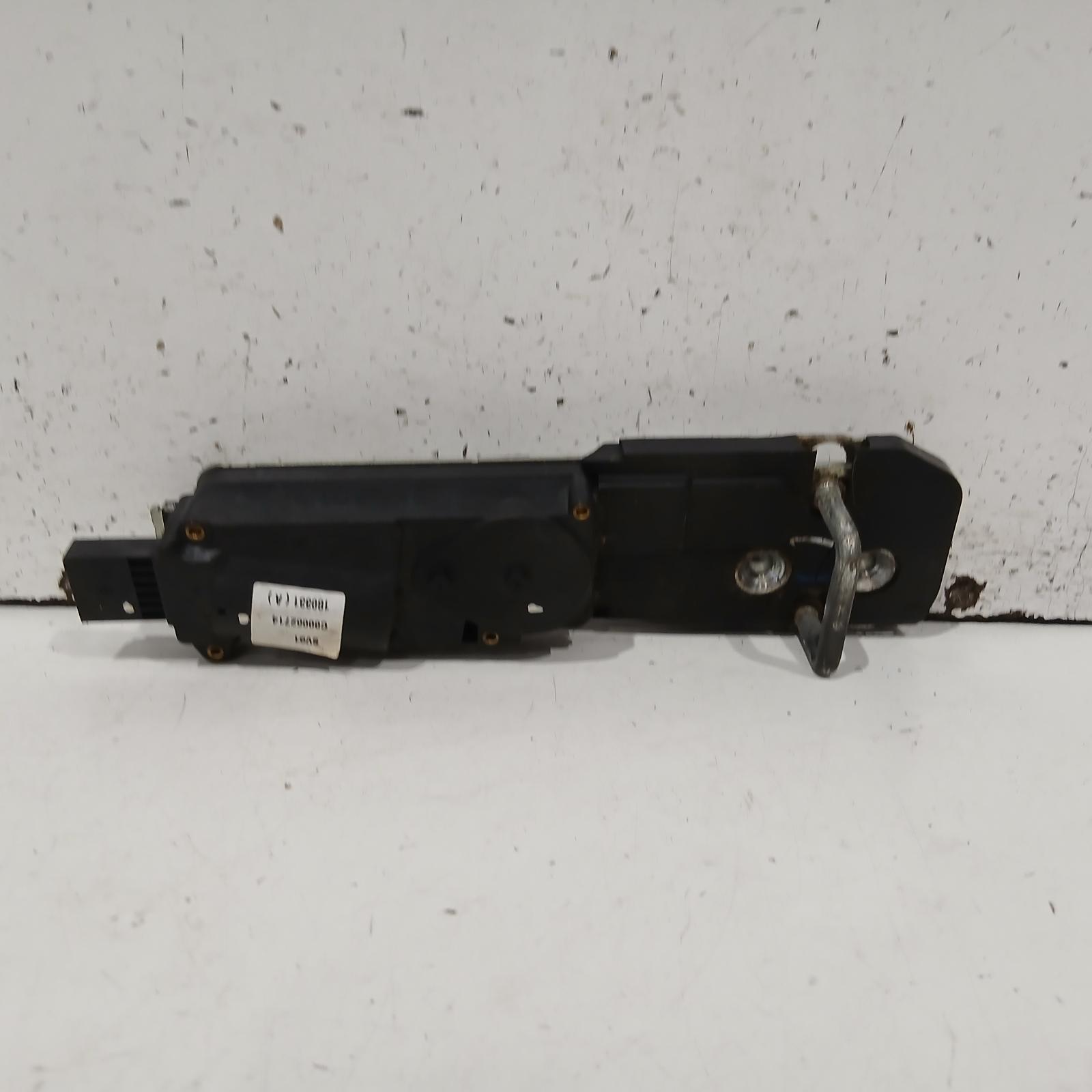2019 Ldv D90 Door/Boot/Gate Lock View Auto part Door/Boot/Gate Lock Ldv D90 2019